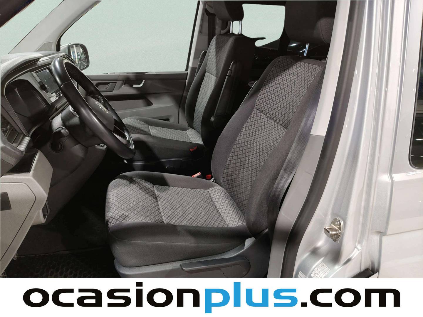Foto asientos delanteros Volkswagen Caravelle Volkswagen Caravelle Origin Batalla Corta 2.0 TDI BMT (110 CV) Camperizada