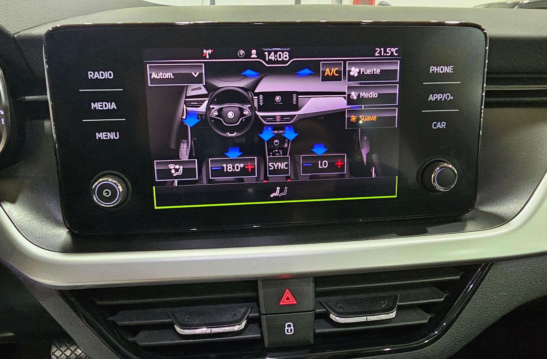 Škoda Kamiq 1.5 TSI Ambition DSG - foto 33