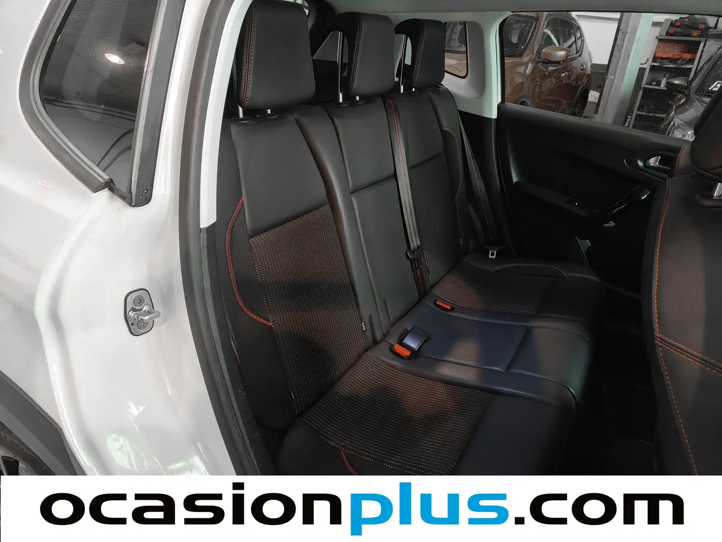 Foto Peugeot 2008 Peugeot 2008 PureTech 130 S&S GT Line (130 CV)