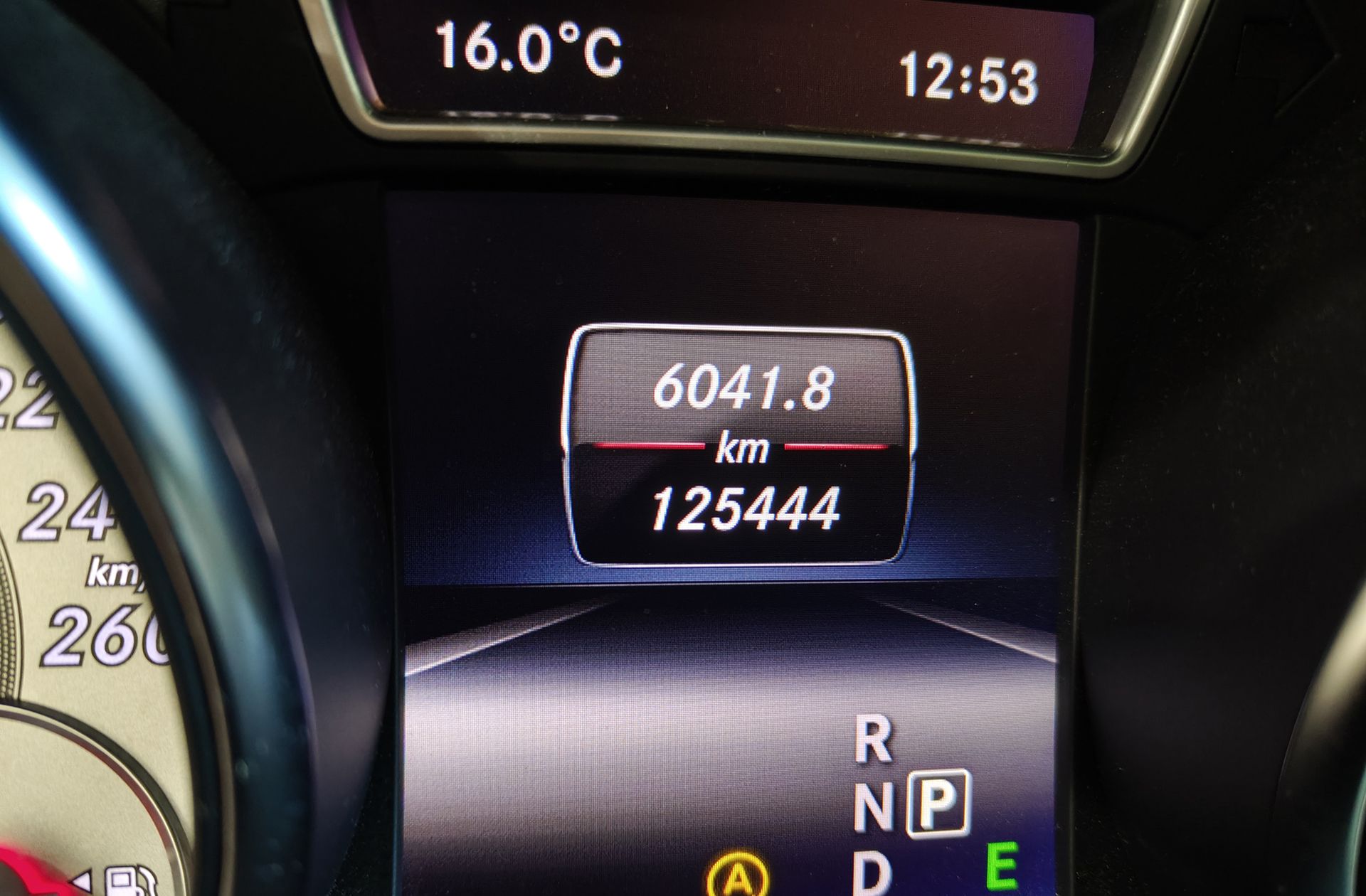 Mercedes-Benz GLA 200 d AMG Line - foto 11