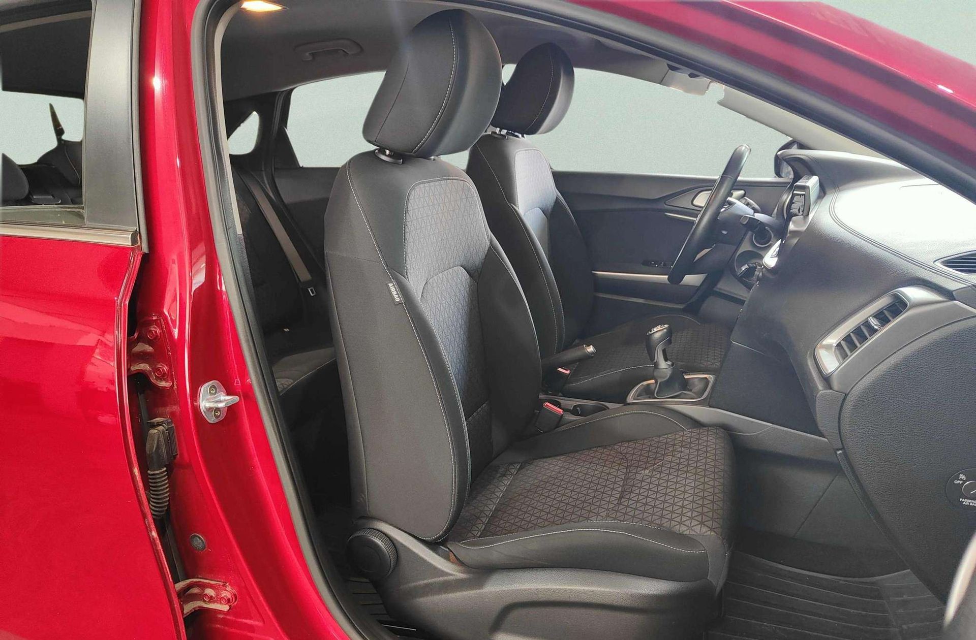 Kia Ceed 1.6 CRDi Drive - foto 15