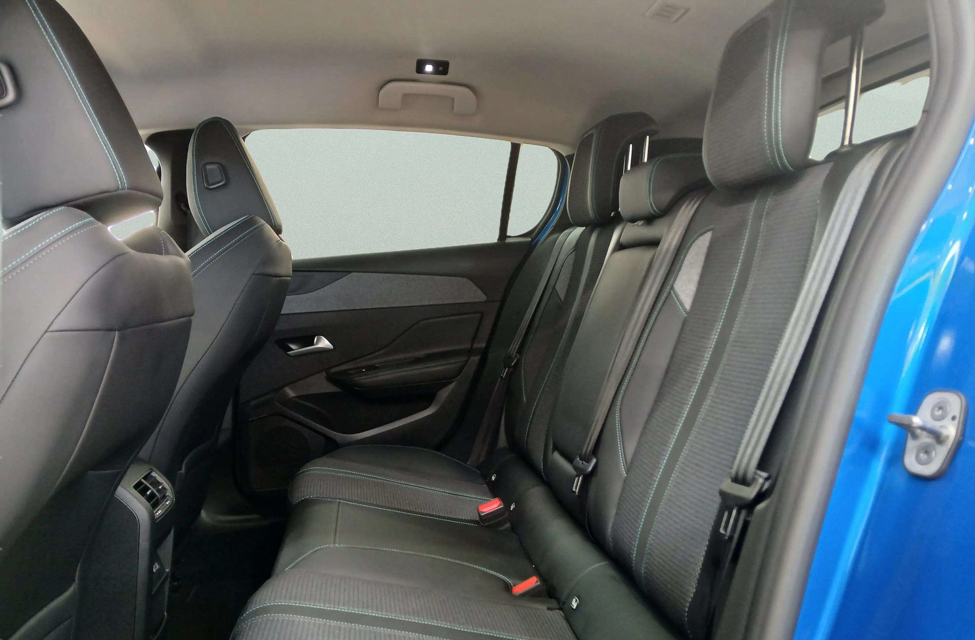 Peugeot 308 Allure Pack BlueHDi 130 EAT8 - foto 12