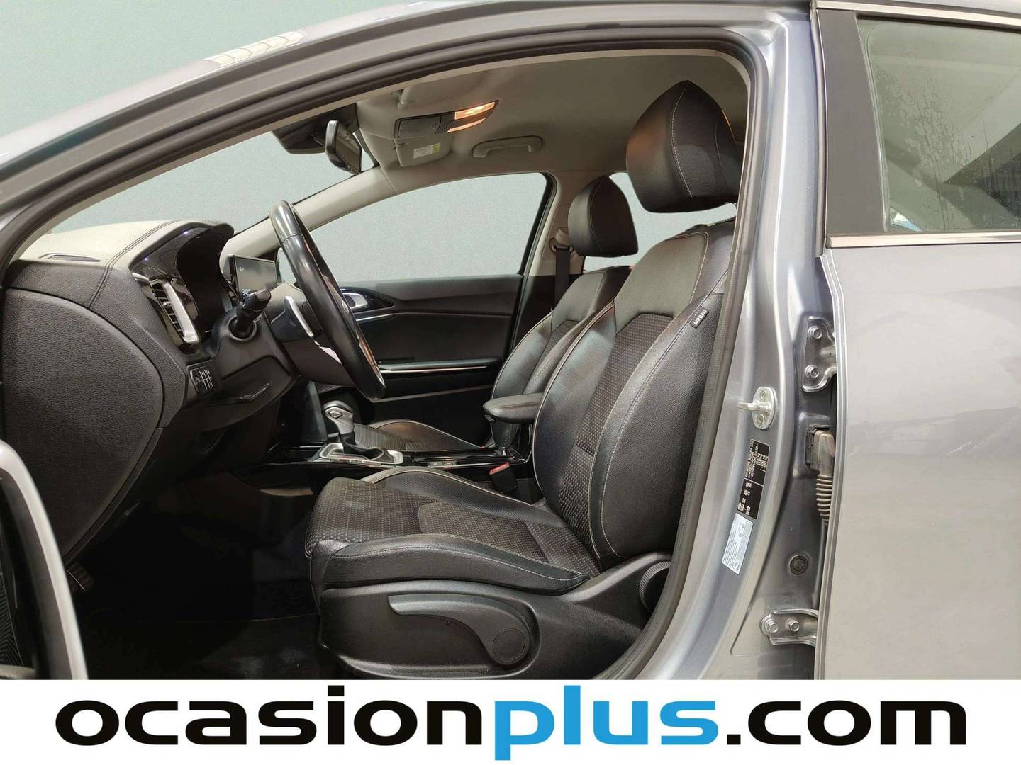 Foto asientos delanteros KIA Ceed Tourer KIA Ceed Tourer 1.6 GDi PHEV eTech (141 CV)