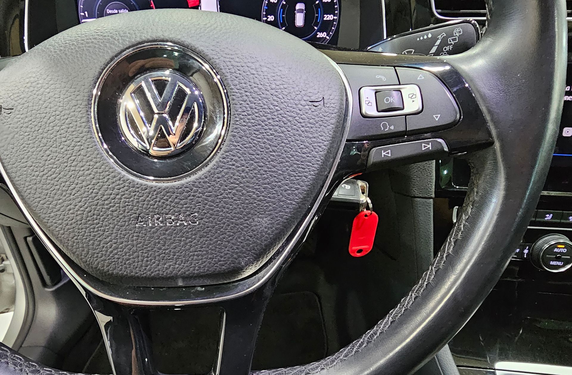Volkswagen Golf Sport 2.0 TDI DSG - foto 30