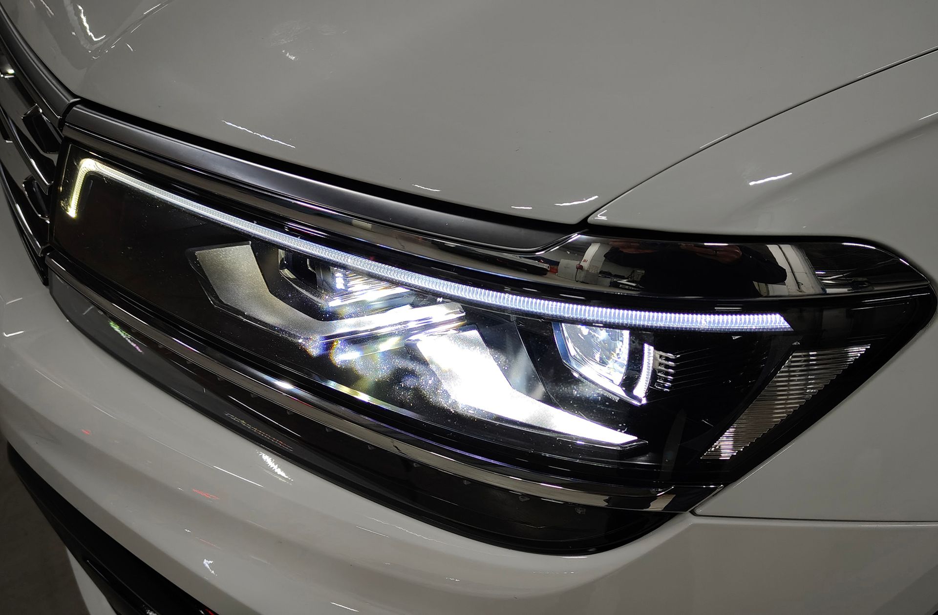 Volkswagen Tiguan Sport 1.5 TSI DSG Pack R-Line - foto 16