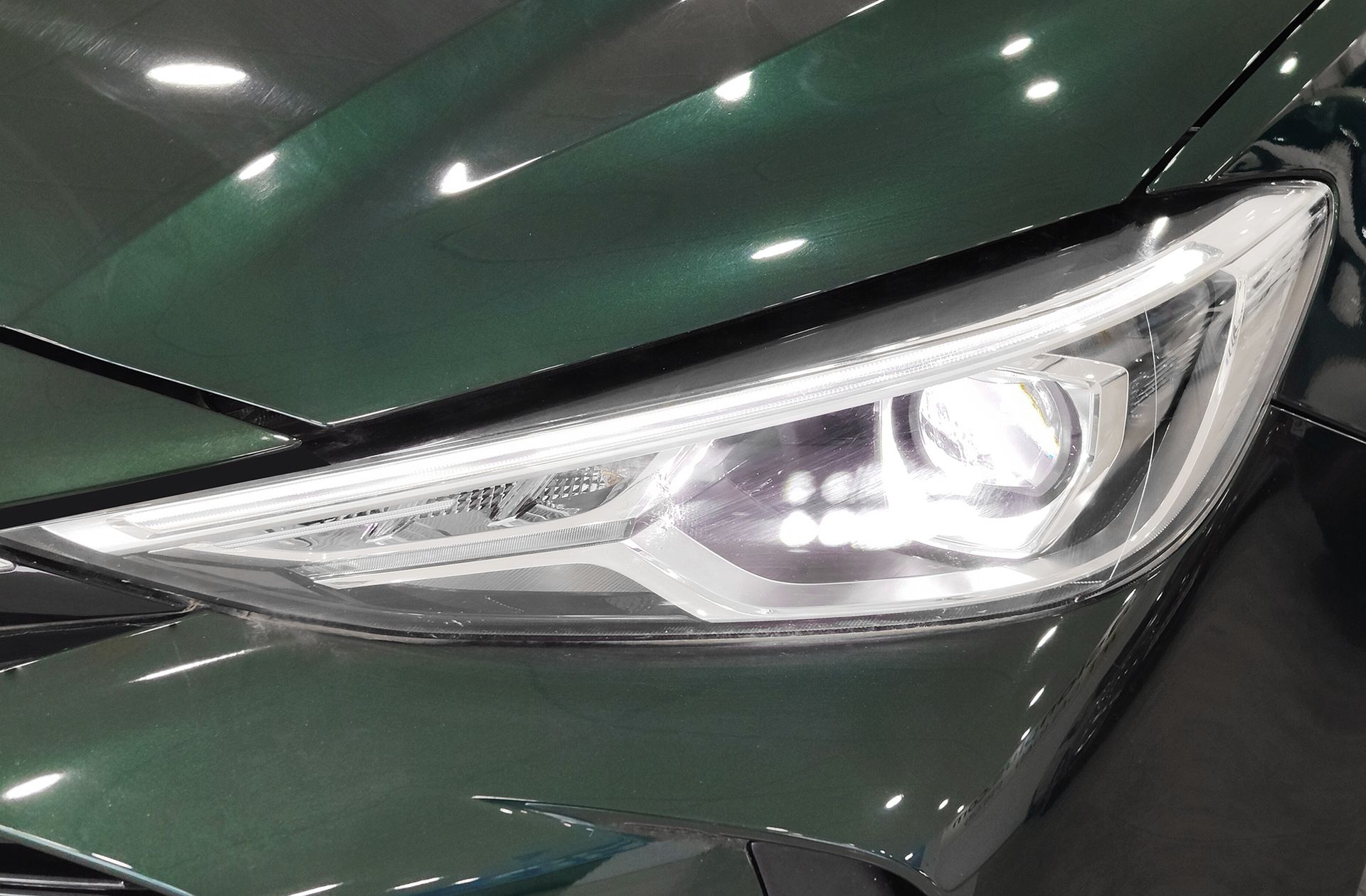 MG ZS 1.5 Hybrid+ Luxury - foto 16
