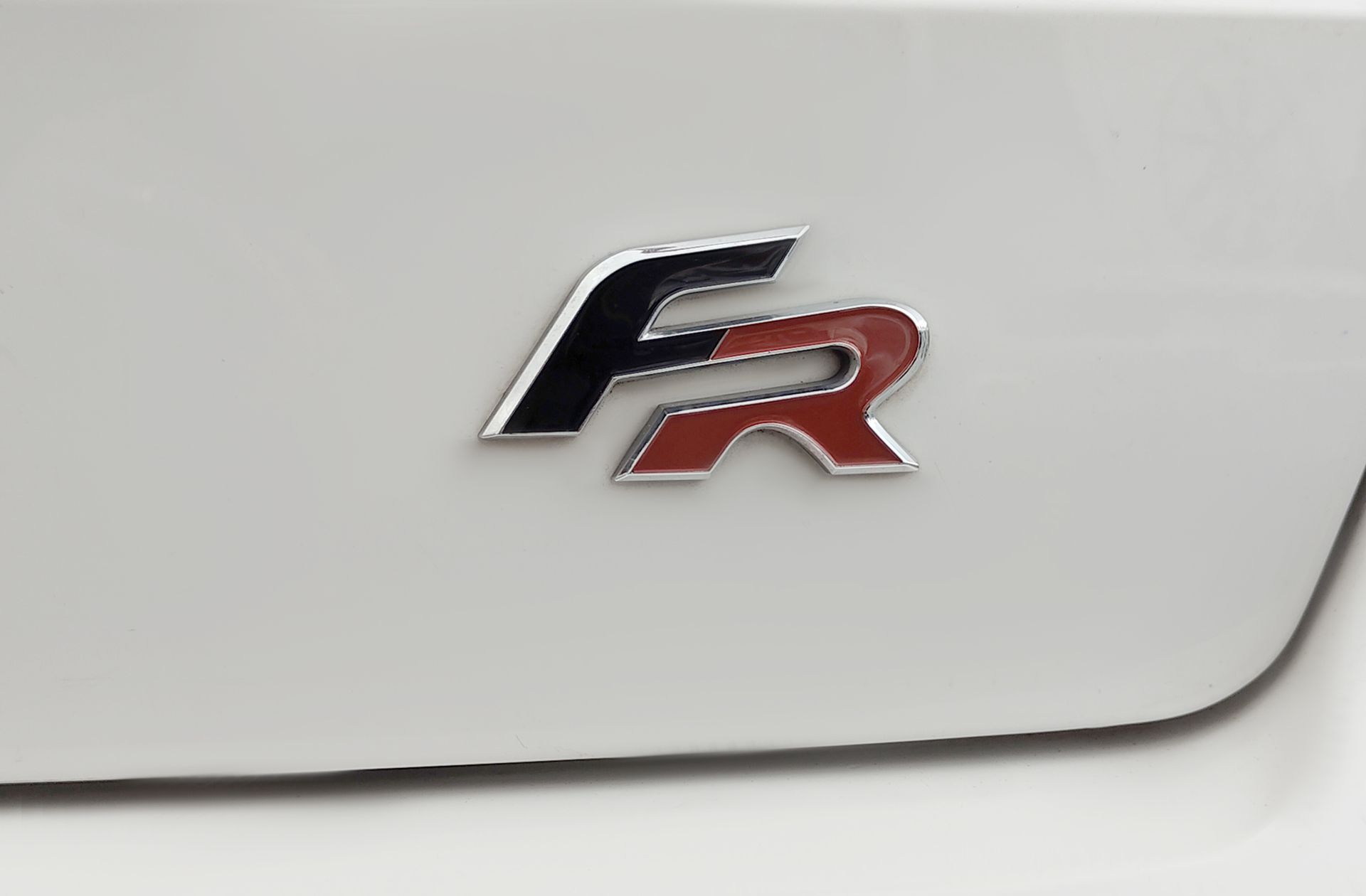 SEAT Arona 1.6 TDI Ecomotive FR - foto 5