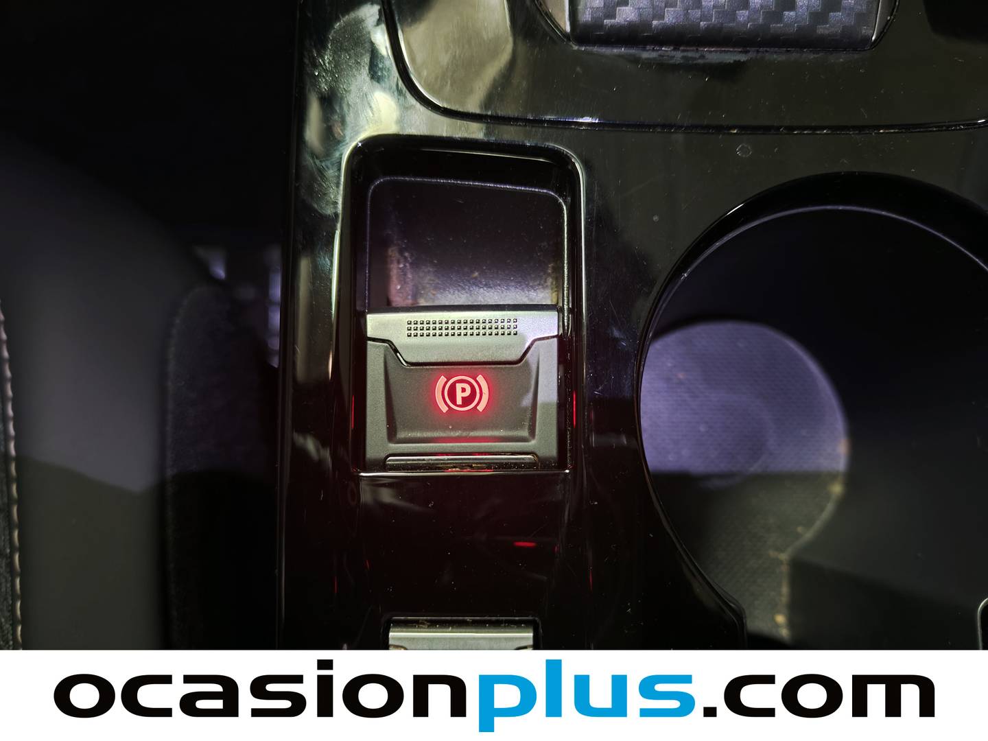 Foto Peugeot 2008 Peugeot 2008 Allure Hybrid eDCS6 (136 CV)