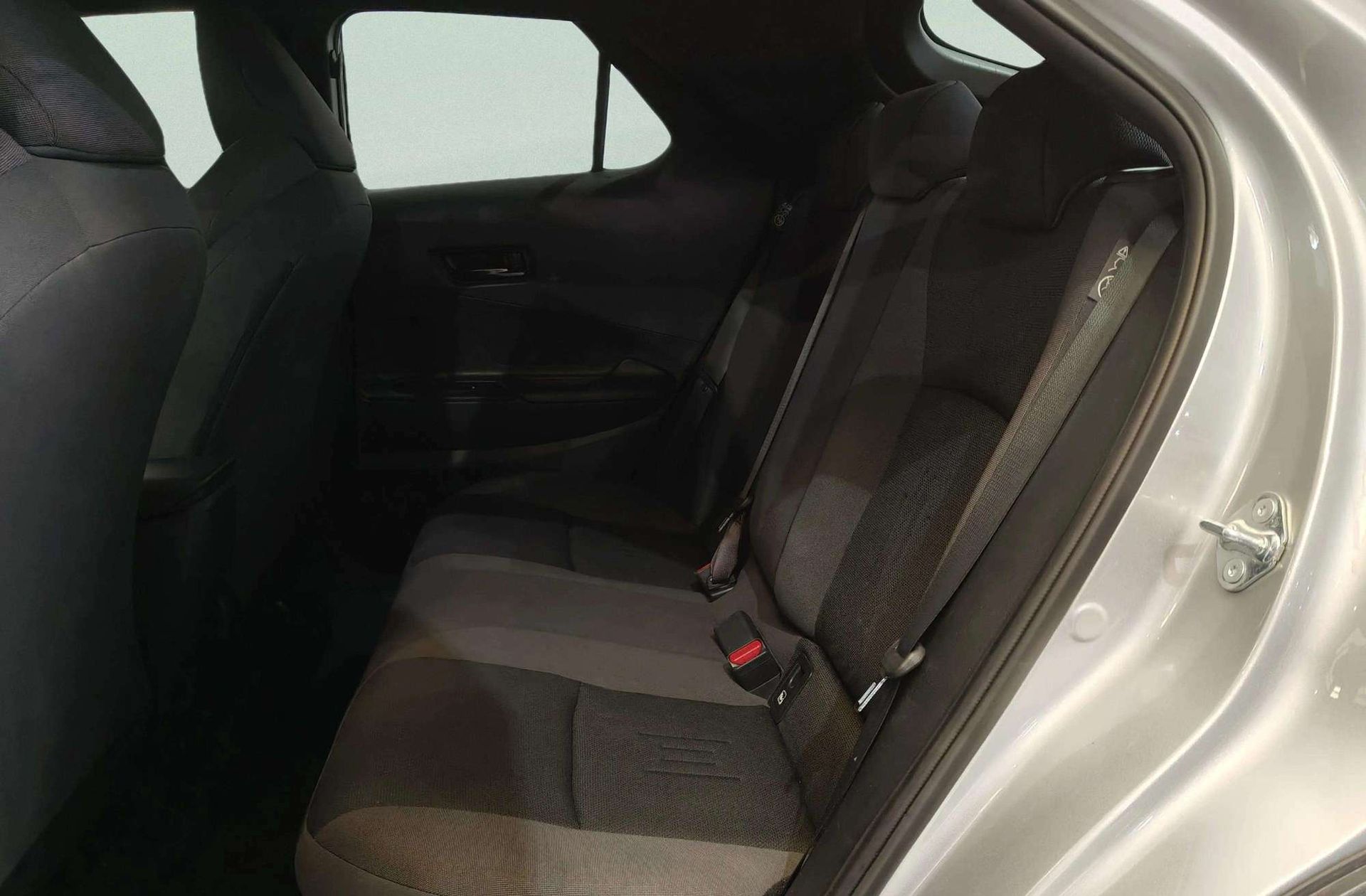 Toyota C-HR 140H Advance - foto 12