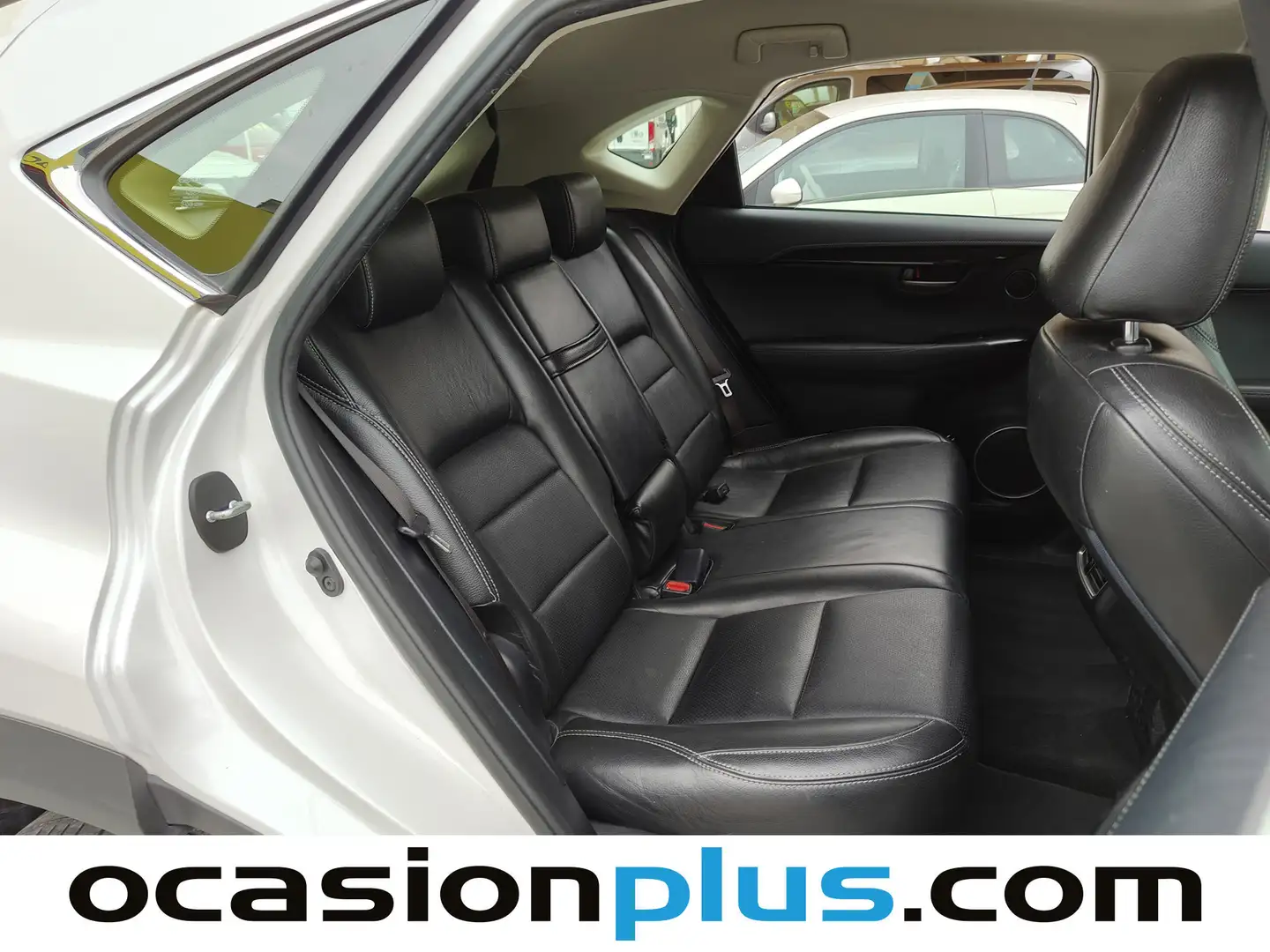 Foto Lexus NX Lexus NX 300h Corporate 2WD + Navibox (197 CV)