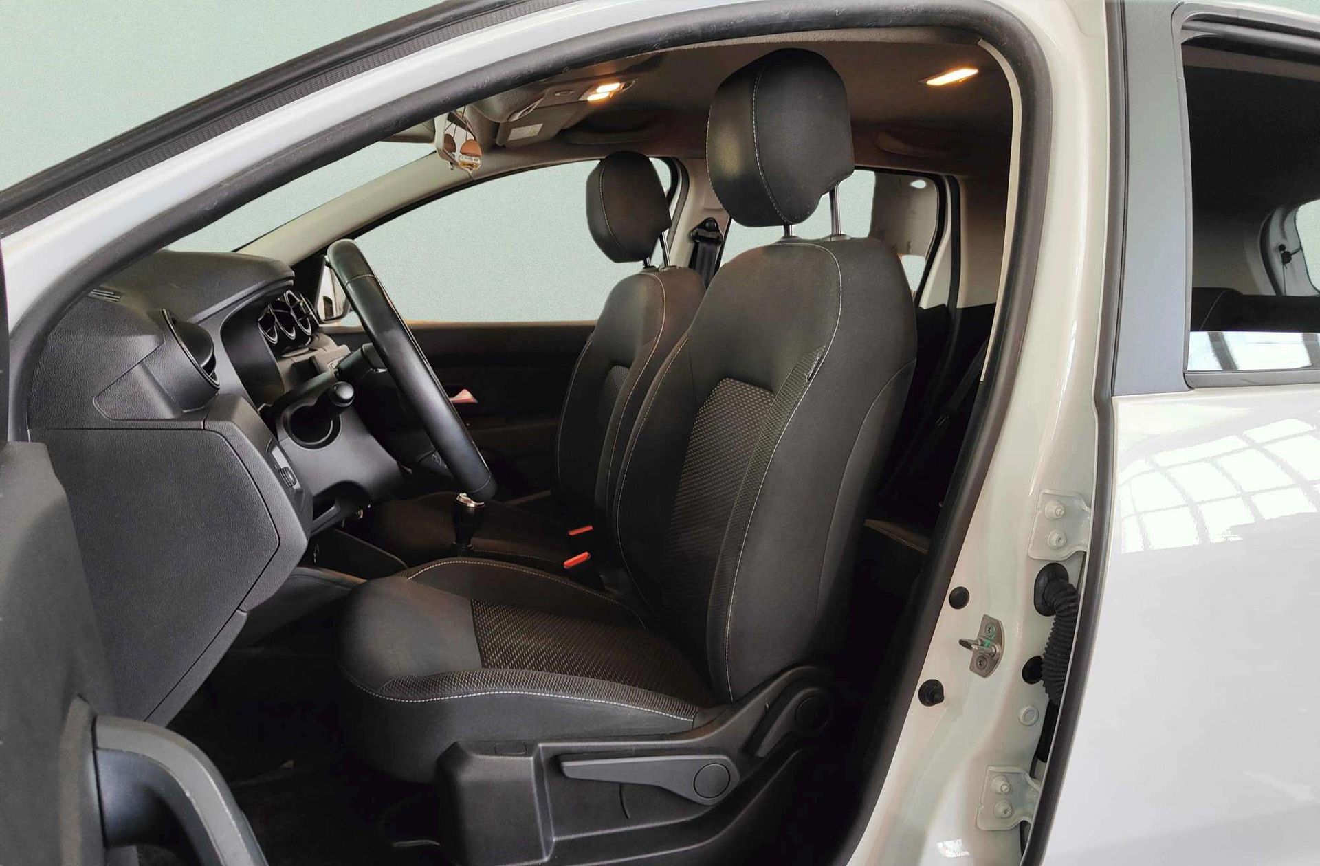 Dacia Duster Comfort 1.6 4x2 - foto 10