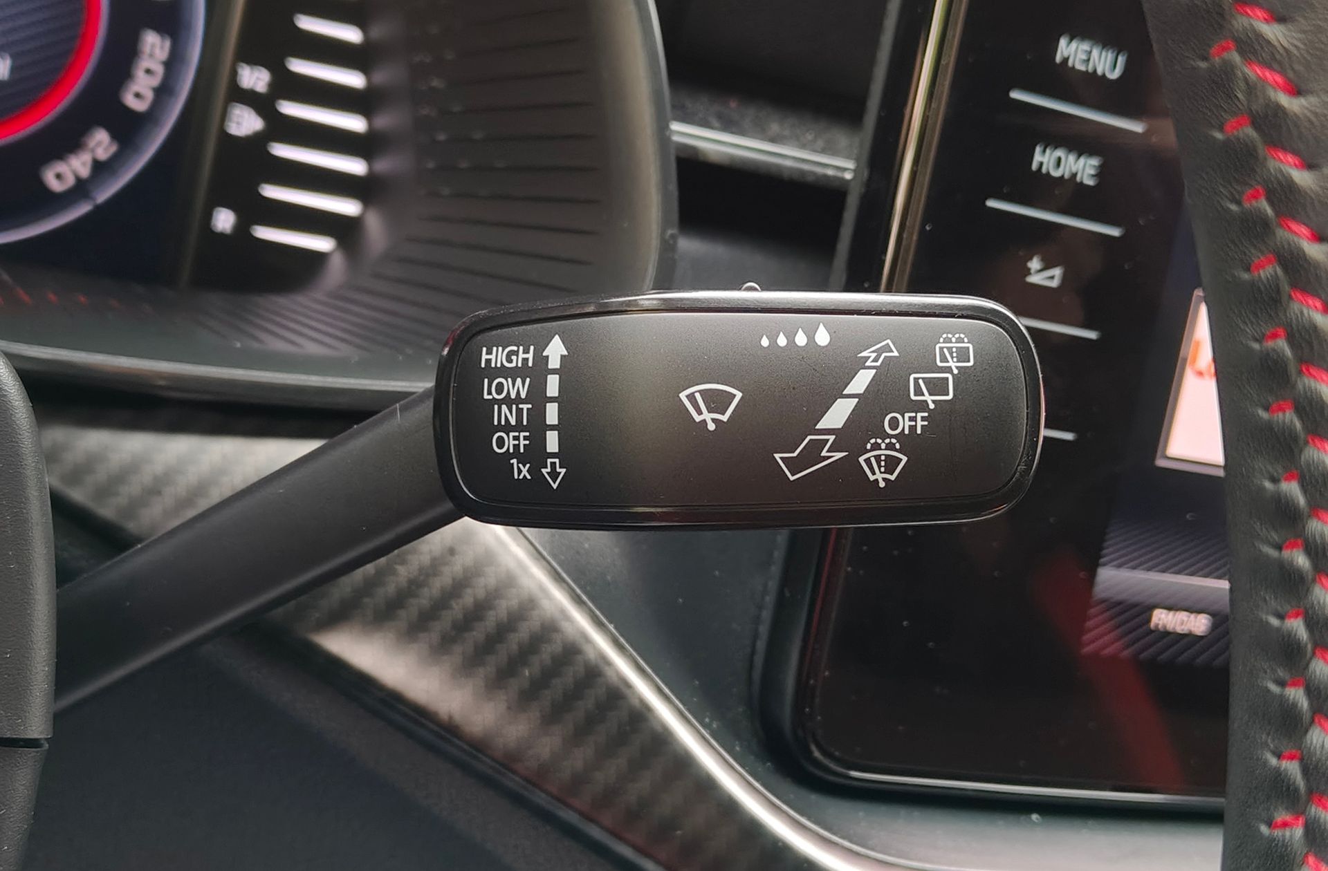 Škoda Scala 1.5 TSI Montecarlo DSG - foto 34