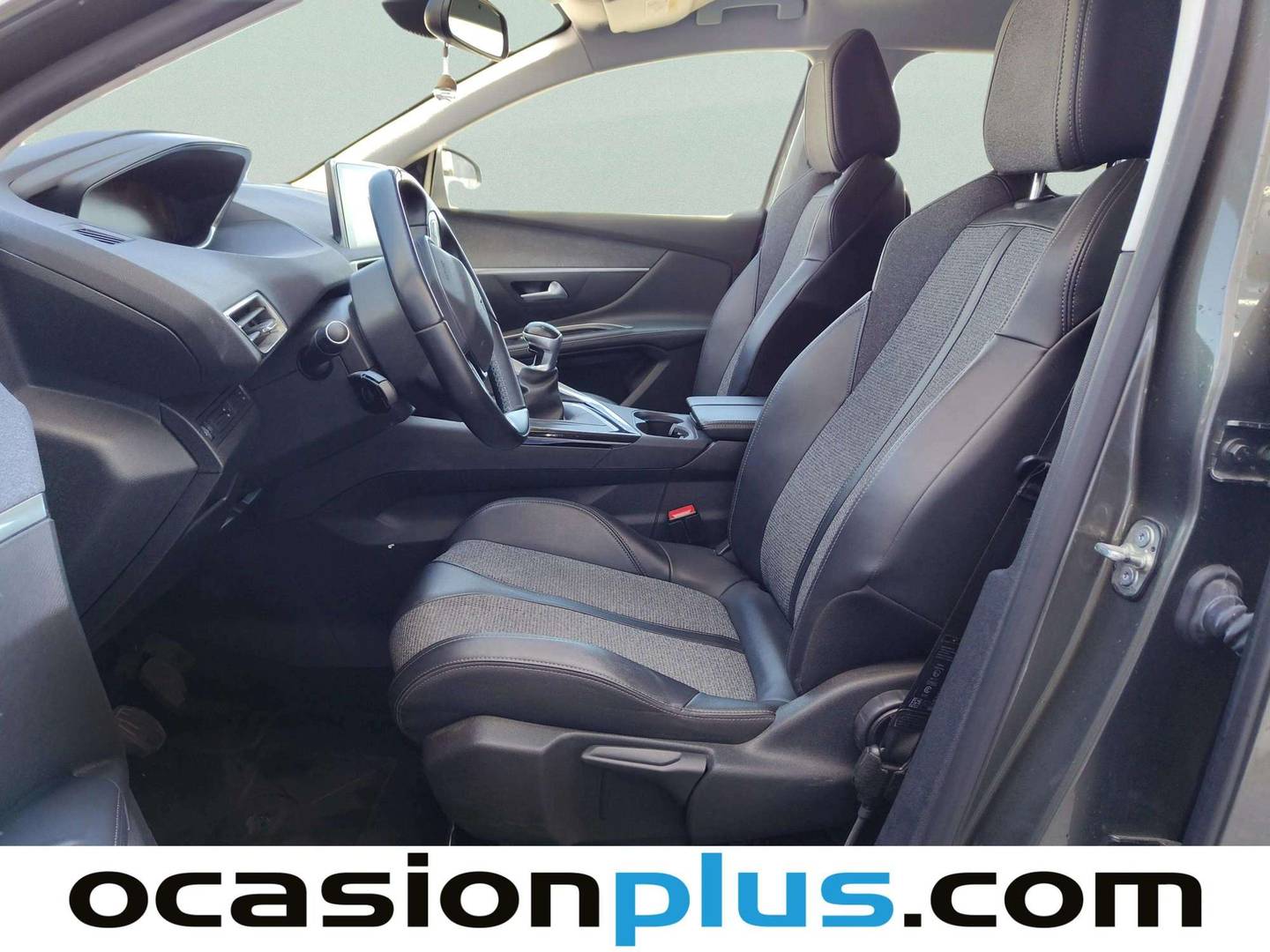 Foto asientos delanteros Peugeot 5008 Peugeot 5008 PureTech 130 S&S Allure (130 CV) 7 Plazas