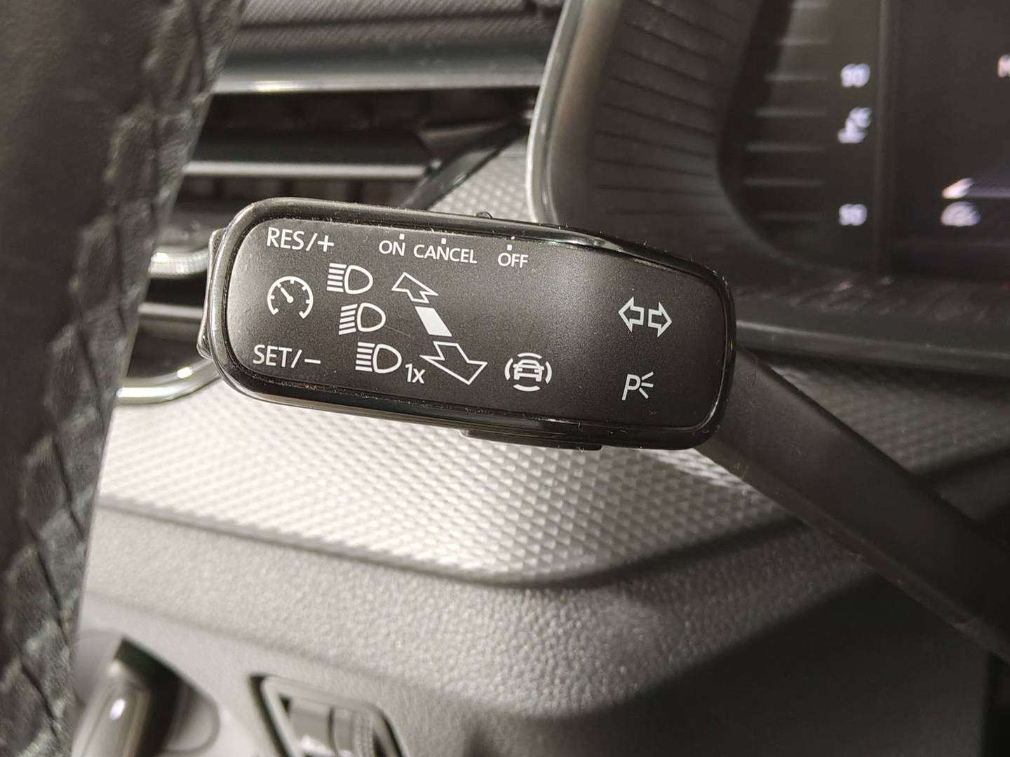 Foto Skoda Kamiq Skoda Kamiq 1.5 TSI 125 Aniversario (150 CV)