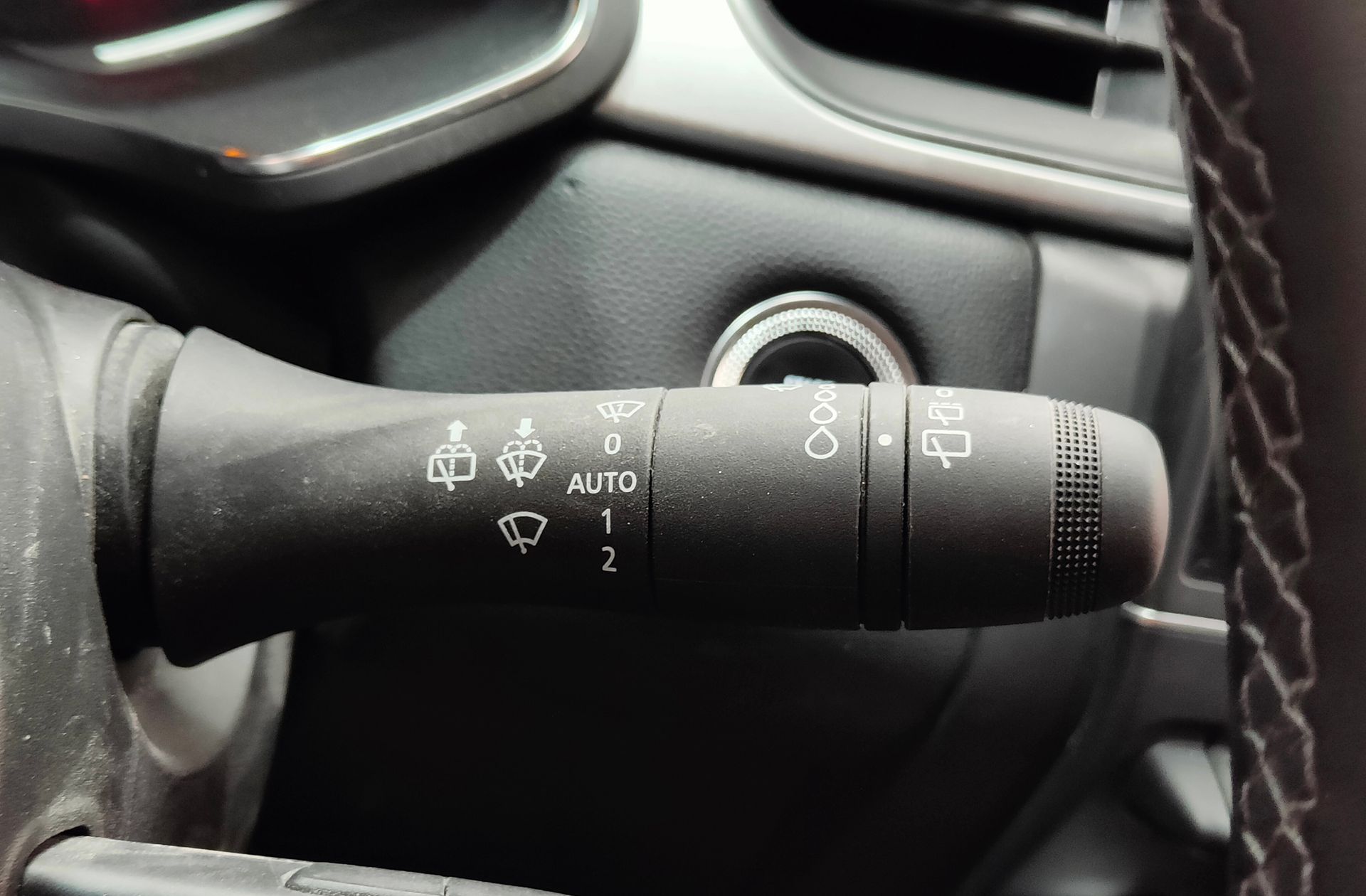 Renault Captur Zen TCe Micro Híbrido EDC GPF - foto 27