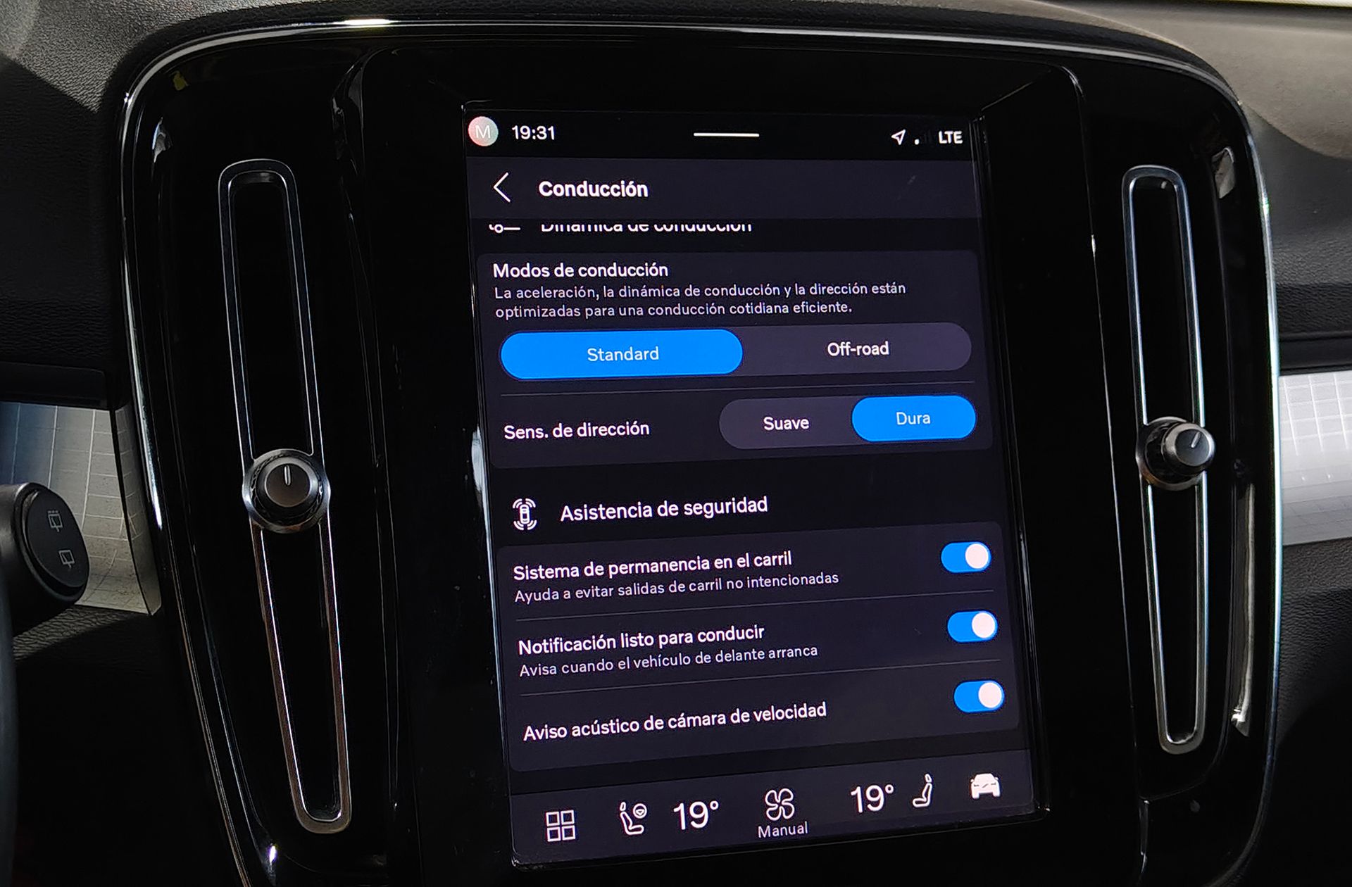 Volvo XC40 B3 Gasolina Mild hybrid Plus Dark - foto 16