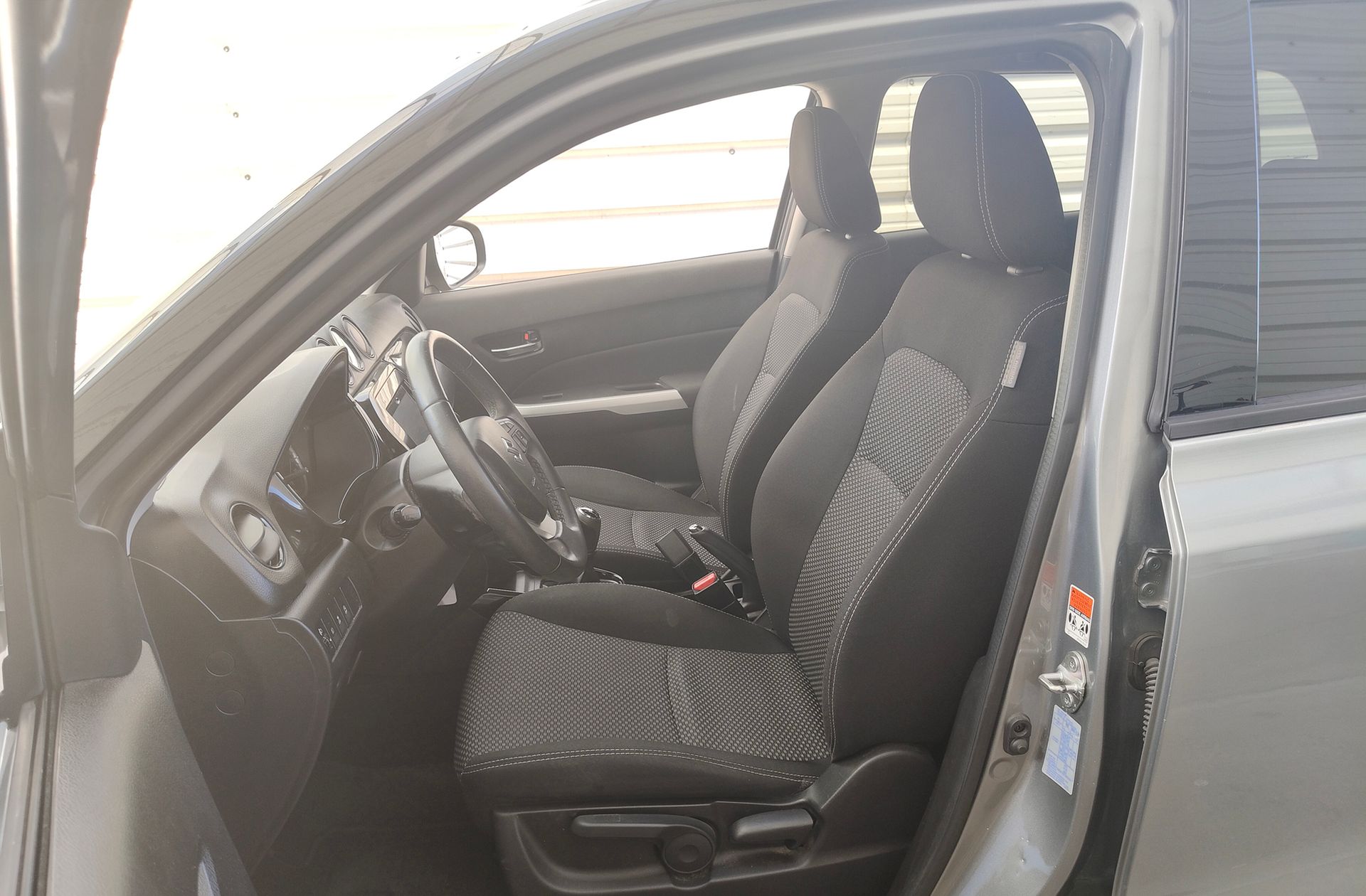 Suzuki Vitara 1.6 VVT GLE - foto 10