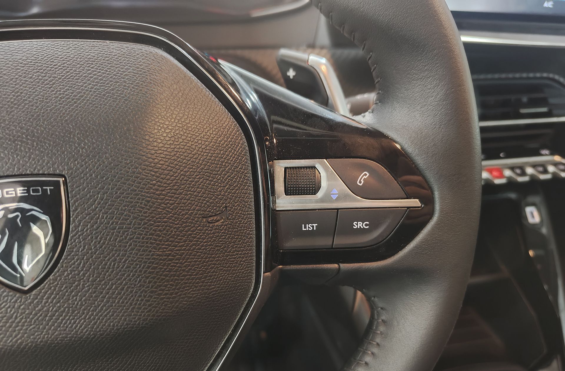 Peugeot 208 Style Hybrid 110 eDCS6 - foto 23
