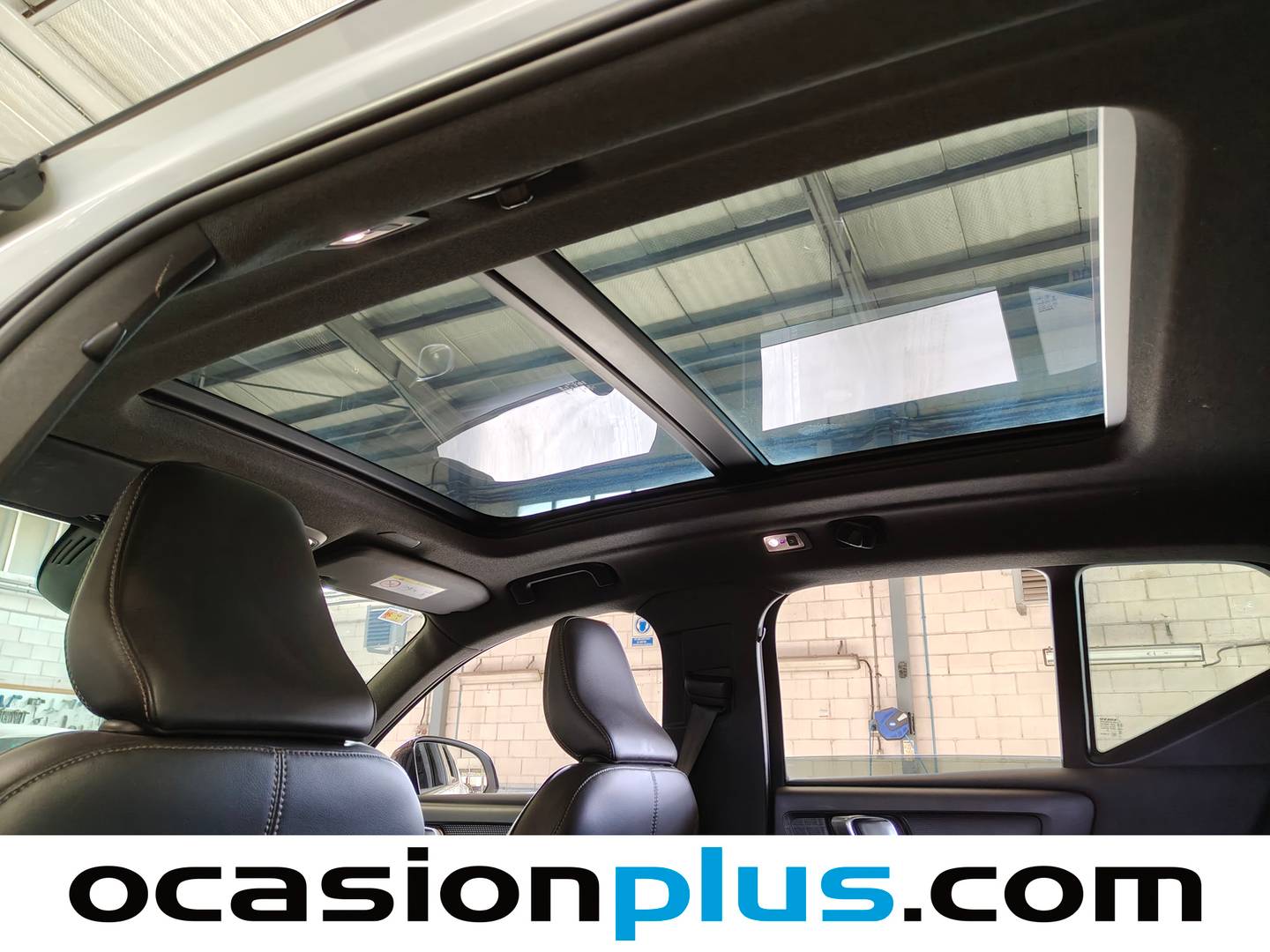 Extras y acabados del Volvo XC40 Volvo XC40 D3 R-Design Auto (150 CV)