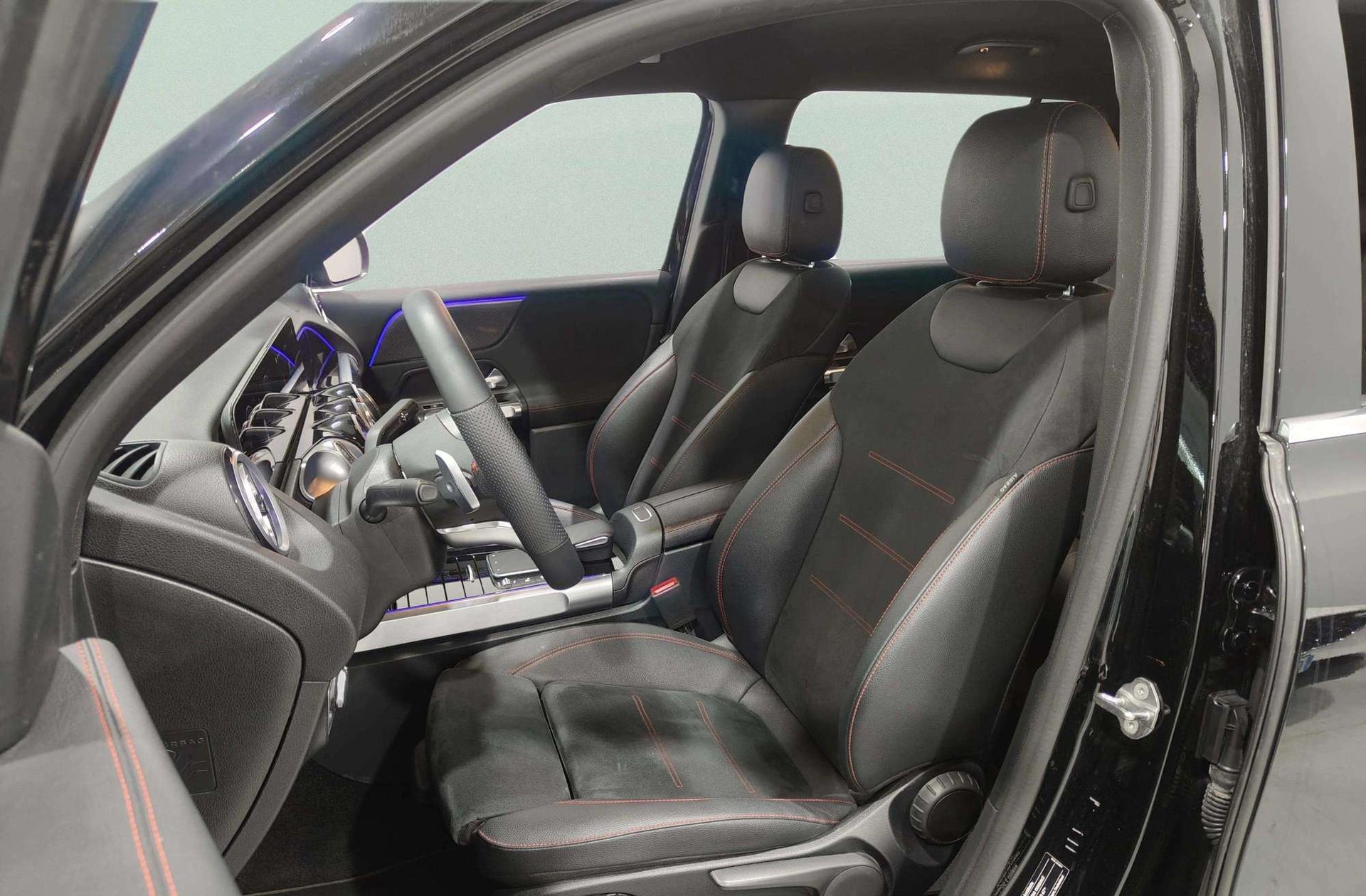 Mercedes-Benz GLB 200 d 4Matic Pack AMG - foto 13