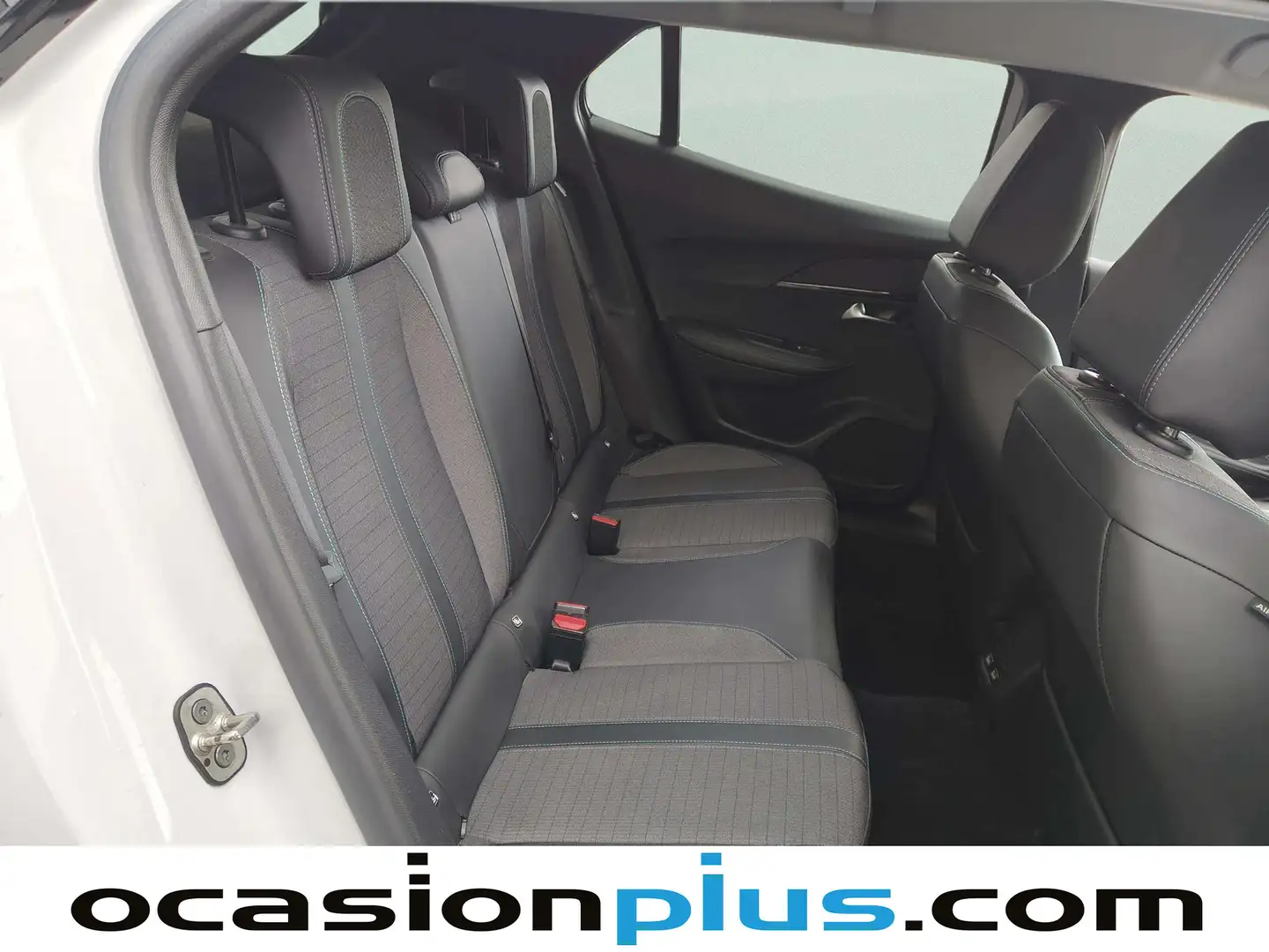 Foto Peugeot 2008 Peugeot 2008 PureTech 130 S&S Allure Pack (130 CV)