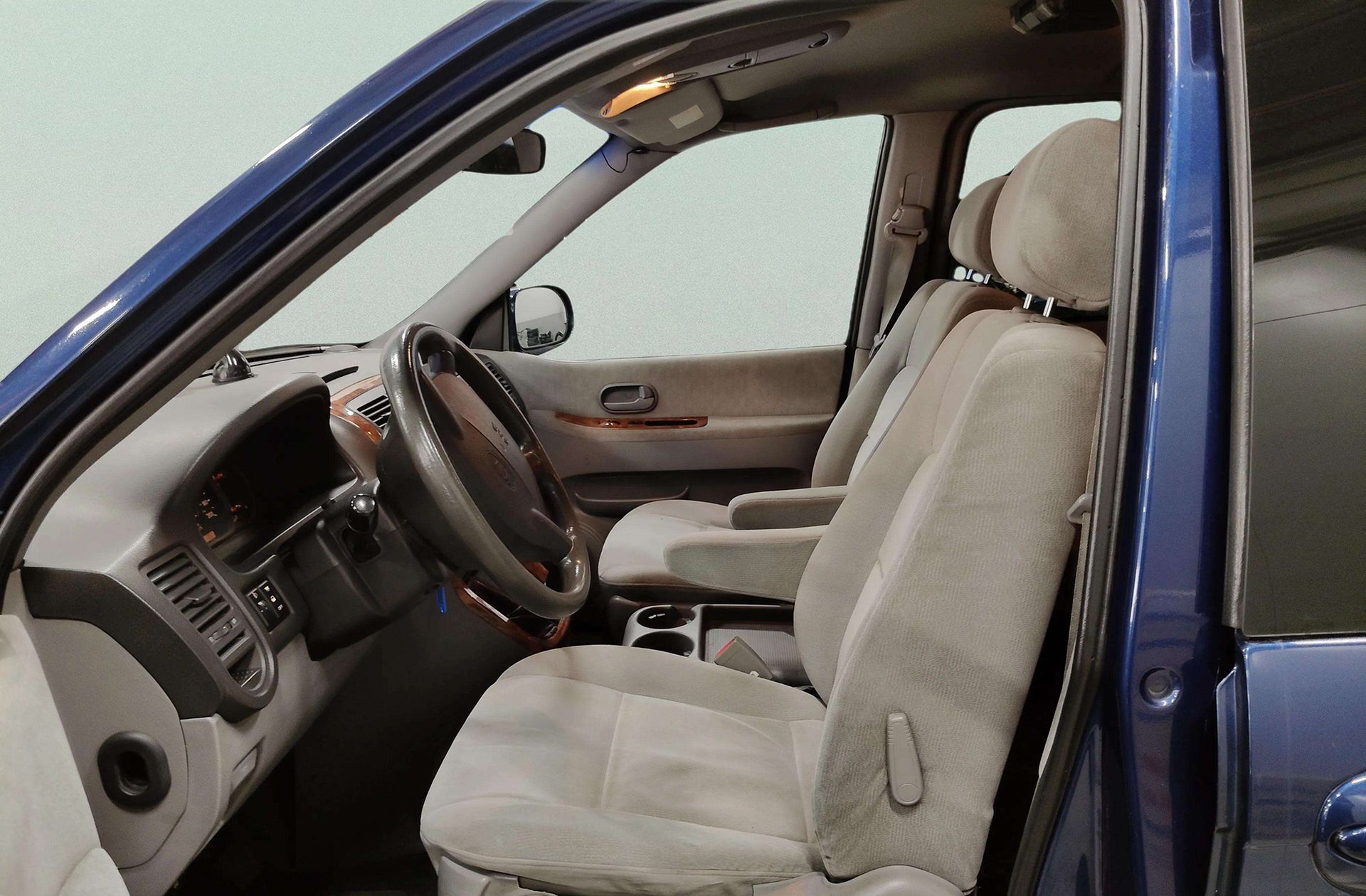 Kia Carnival 2.5 V6 LX 7 plazas - foto 9