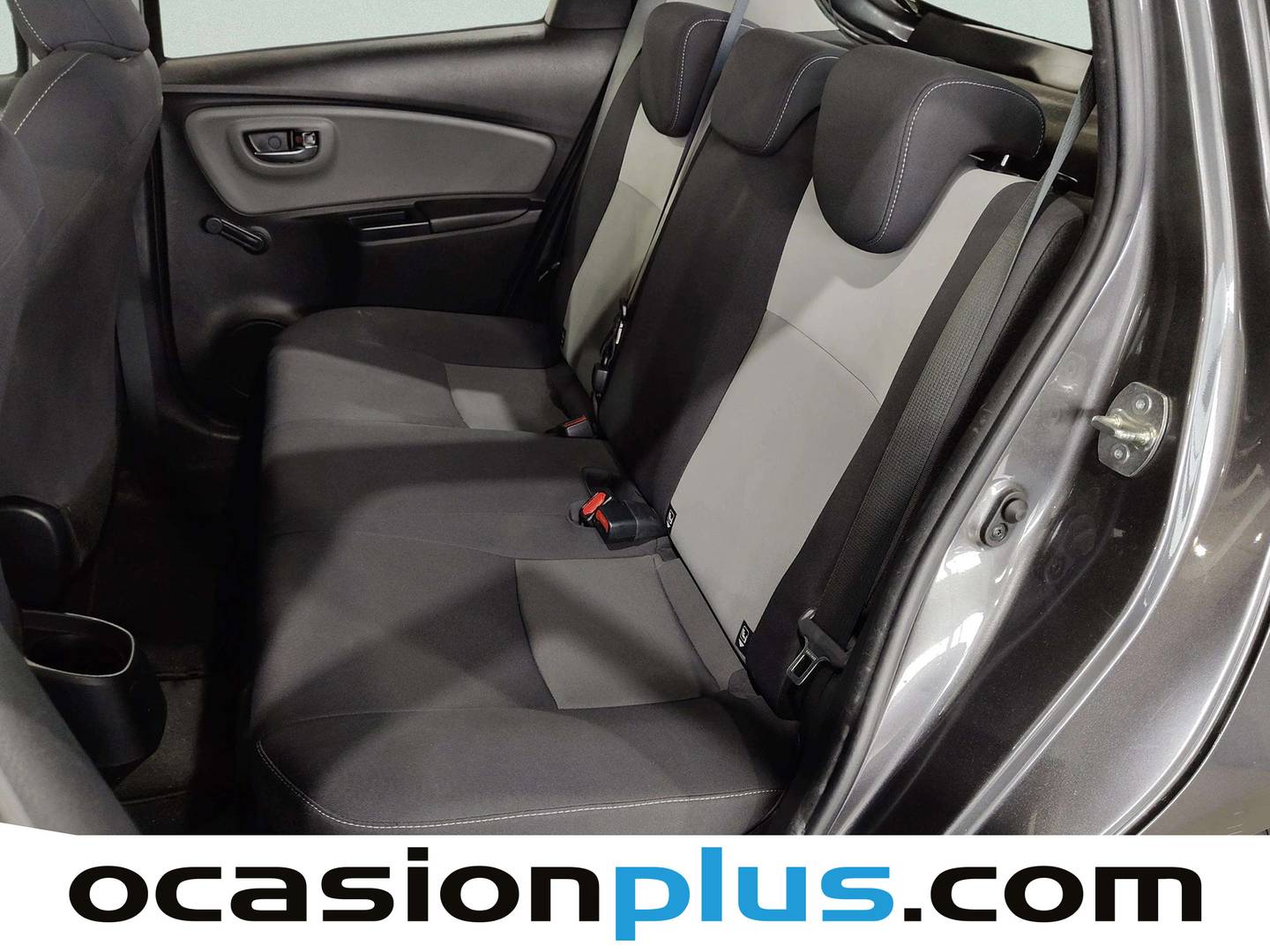 Foto asientos traseros Toyota Yaris Toyota Yaris 1.5 100H Active (100 CV)