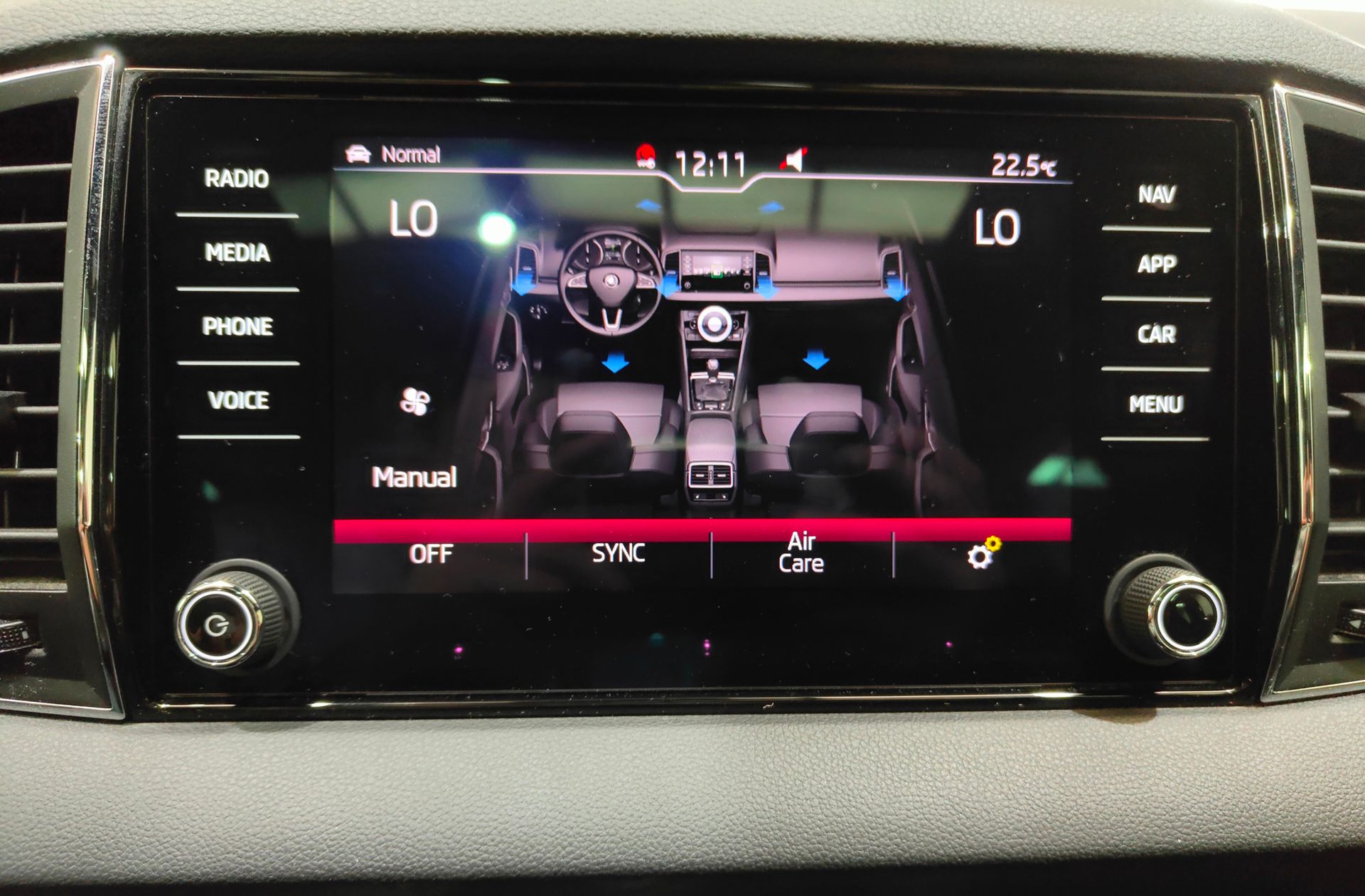 Škoda Karoq 1.5 TSI ACT Sportline DSG - foto 33