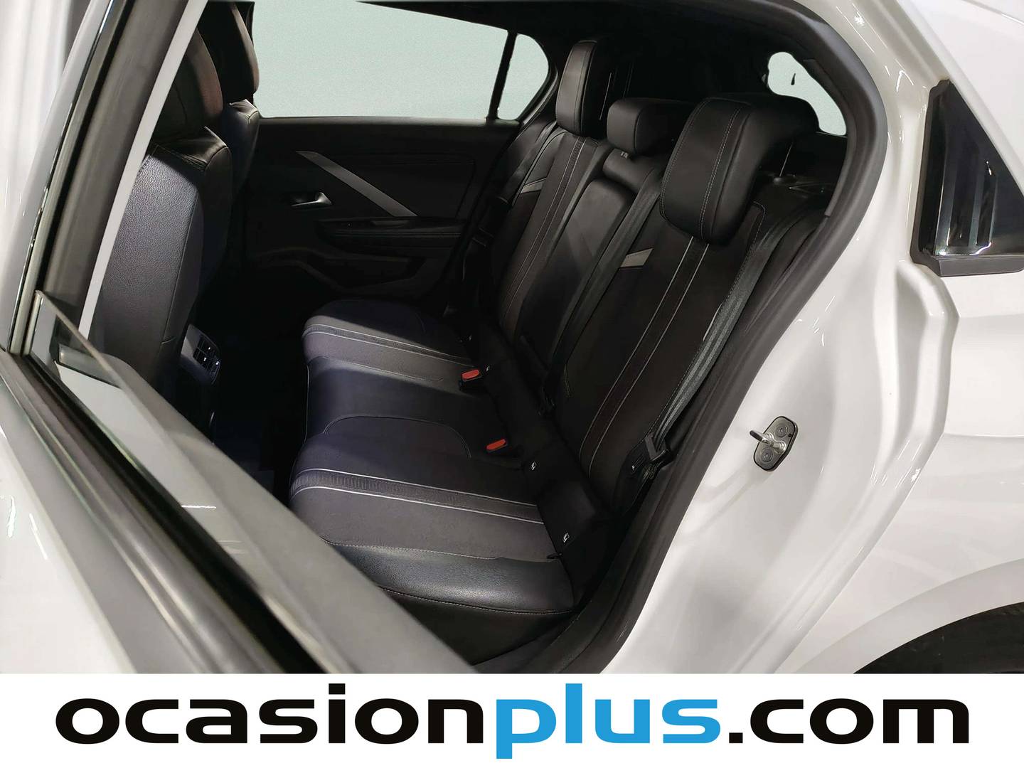 Foto asientos traseros Opel Astra Opel Astra 1.2 Turbo XHT GS (130 CV)
