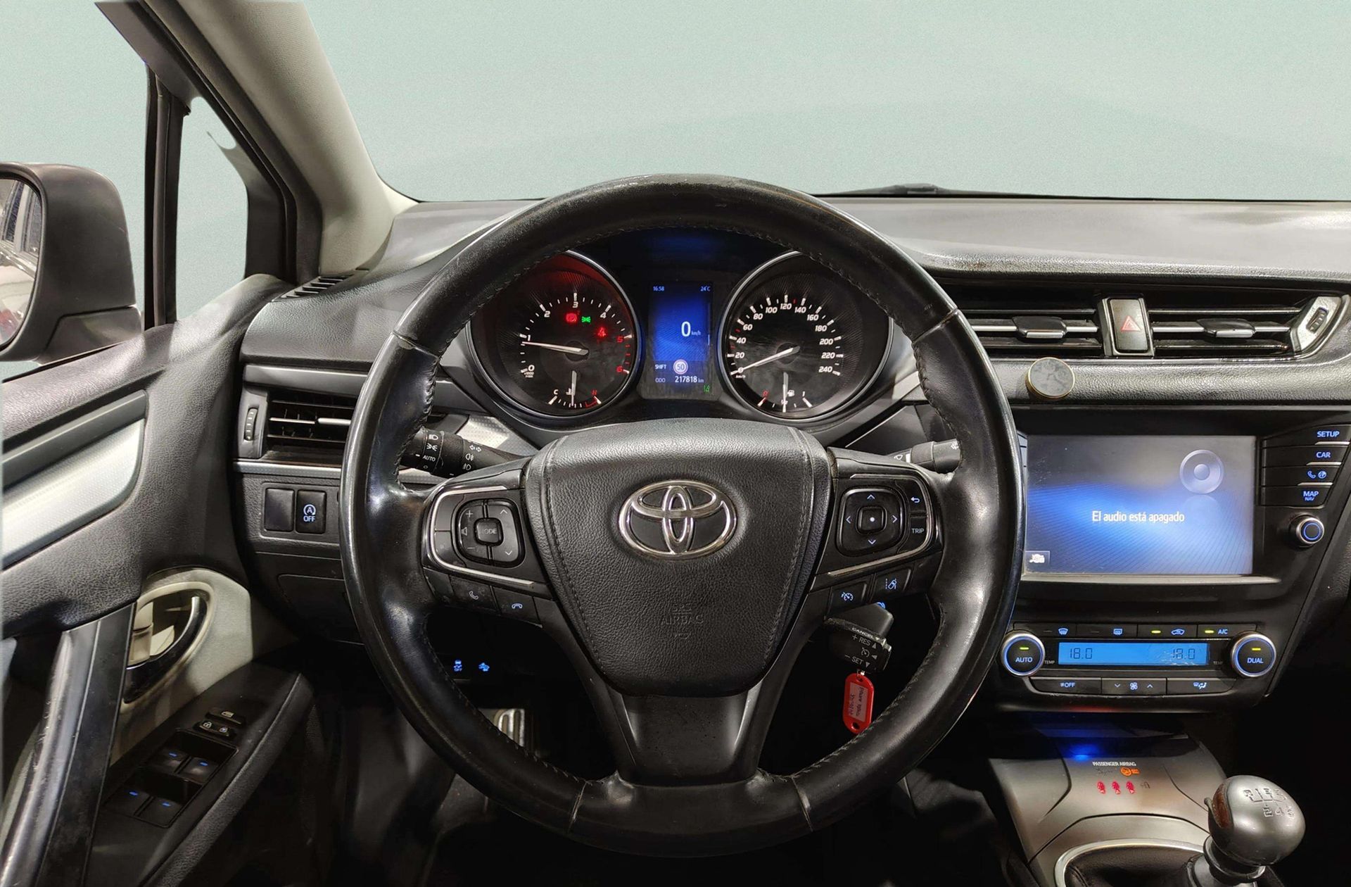 Toyota Avensis 150D Advance - foto 21