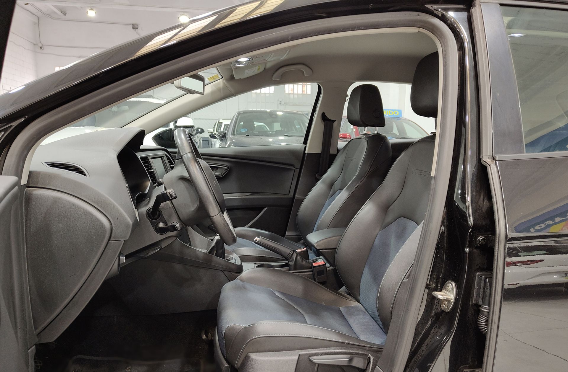 SEAT León 1.6 TDI Style Connect - foto 11