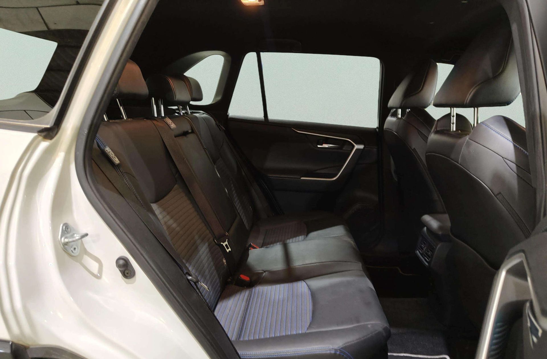 Toyota RAV4 2.5 hybrid 220H Style - foto 19