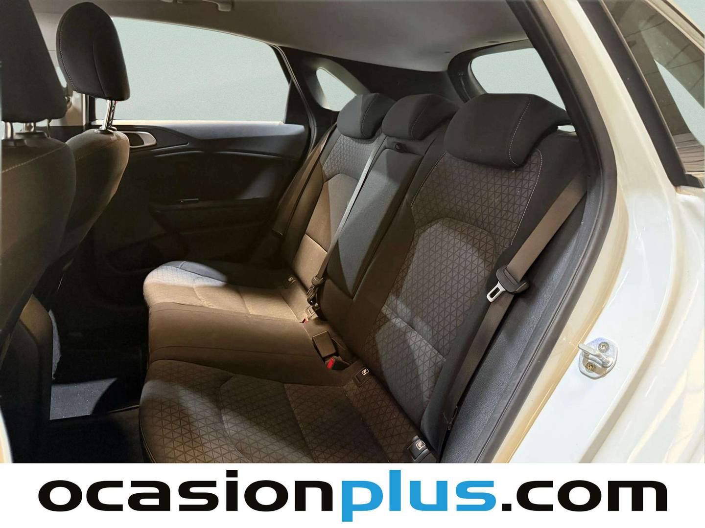 Foto asientos traseros KIA Ceed KIA Ceed 1.4 CVVT Drive (100 CV)