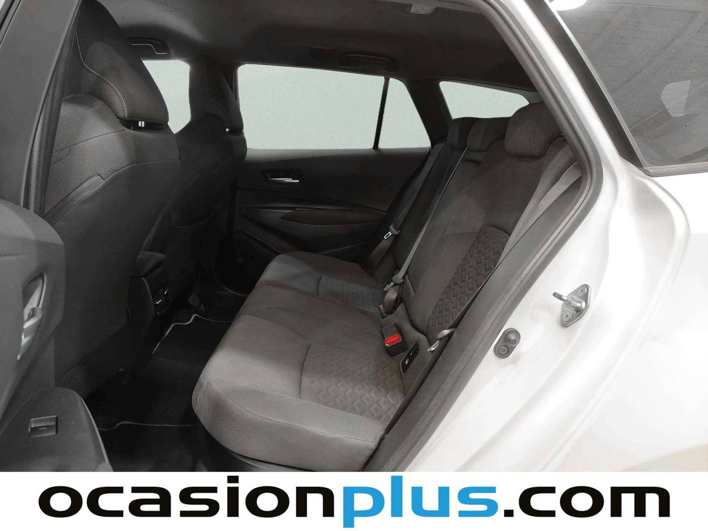 Foto asientos traseros Toyota Corolla Toyota Corolla 140H Active Plus Touring Sport (140 CV)