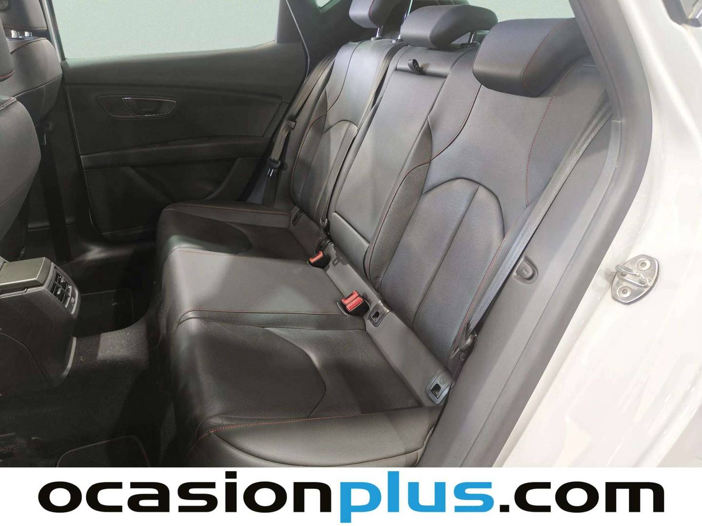 Foto asientos traseros Seat León Seat León 1.4 TSI S&S ACT FR Plus DSG7 (150 CV)