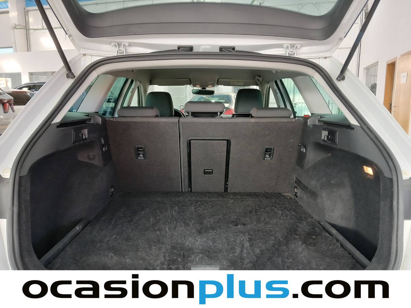 Fotos maletero Seat León SEAT León ST 1.4 TSI S&S FR Advanced DSG-7 (150 CV)