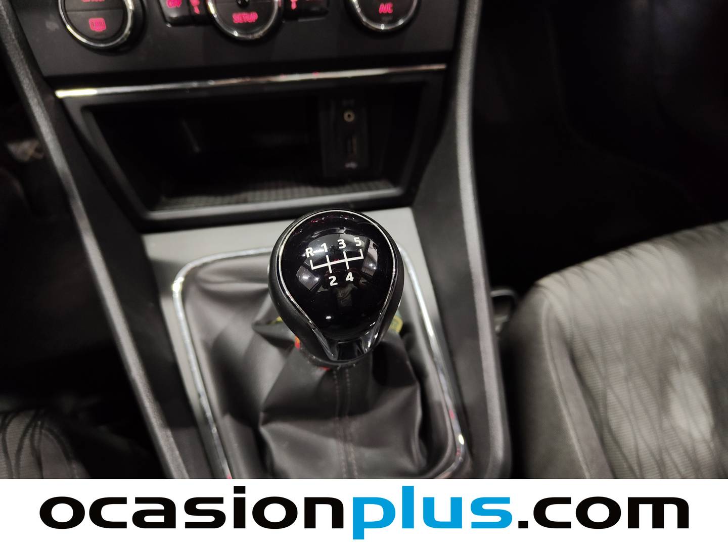 Seat León SEAT León ST ST 1.6 TDI S&S Reference (110 CV) de segunda mano