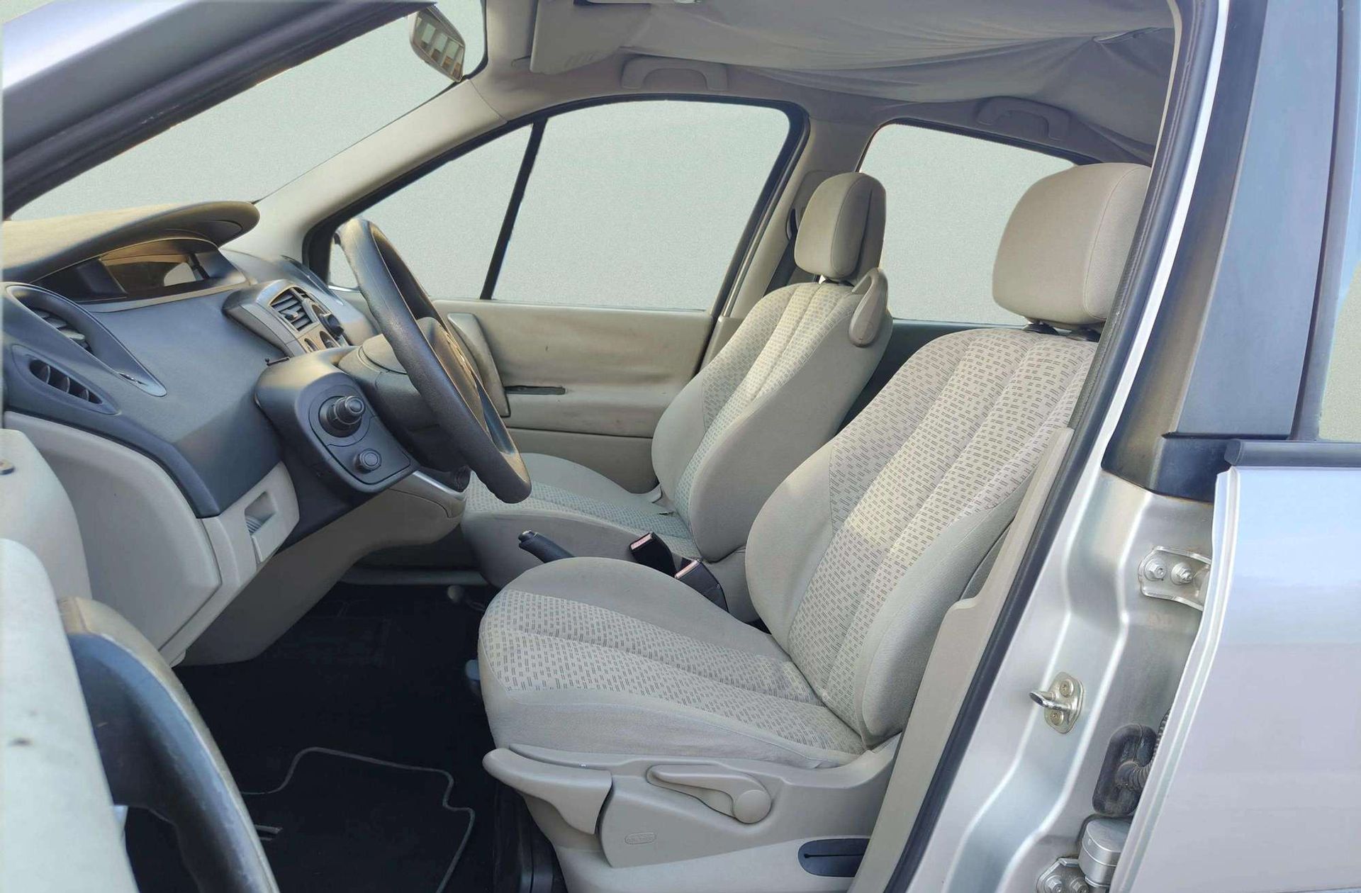 Renault Scénic 1.5 dCi Emotion - foto 7