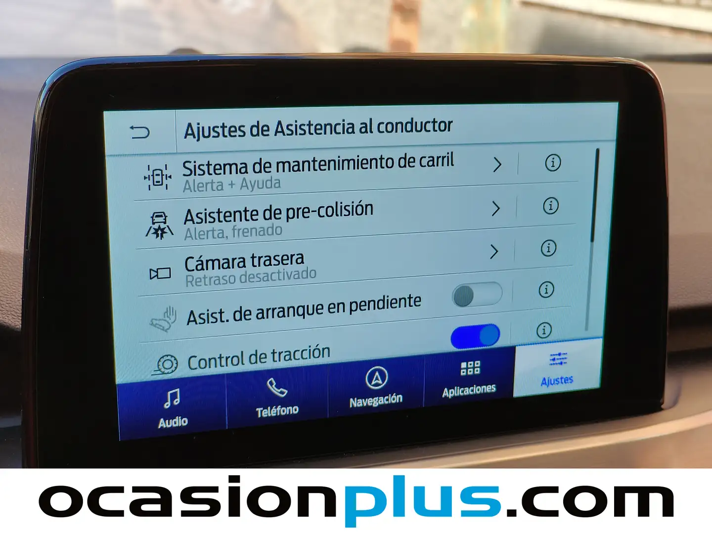 Foto Ford Kuga Ford Kuga 1.5 EcoBlue Titanium Auto (120 CV)