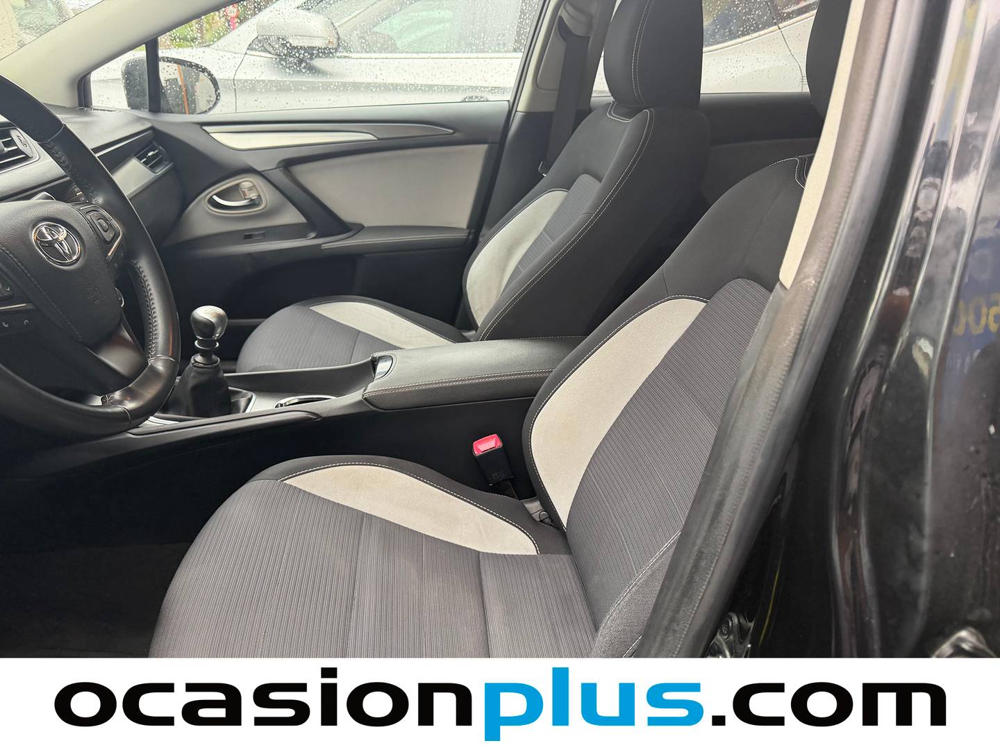 Foto asientos delanteros Toyota Avensis Toyota Avensis 150D Touring Sports Advance (143 CV)