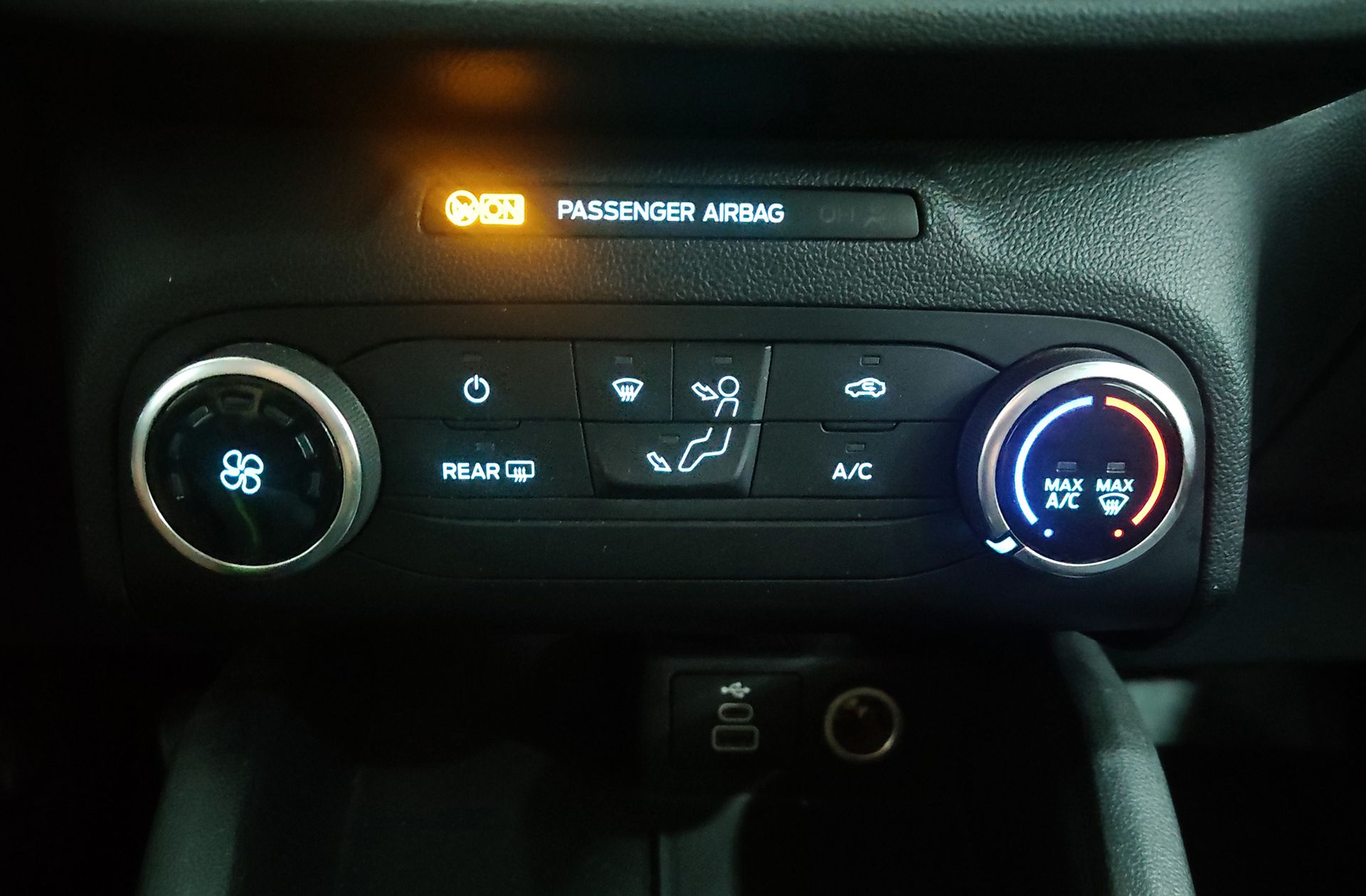 Ford Kuga 1.5 EcoBlue Trend - foto 30