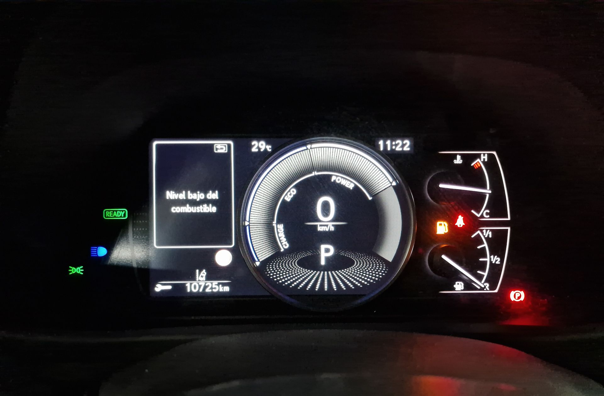 Lexus UX 250h Business 2WD - foto 24