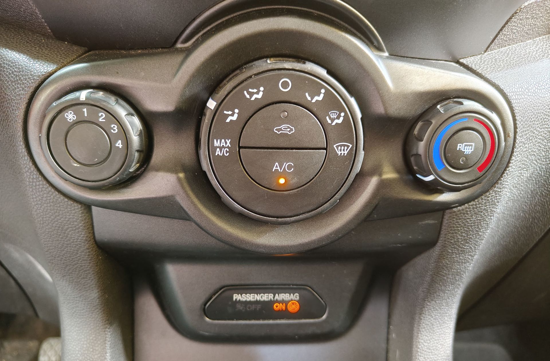 Ford EcoSport 1.0 EcoBoost Trend - foto 25