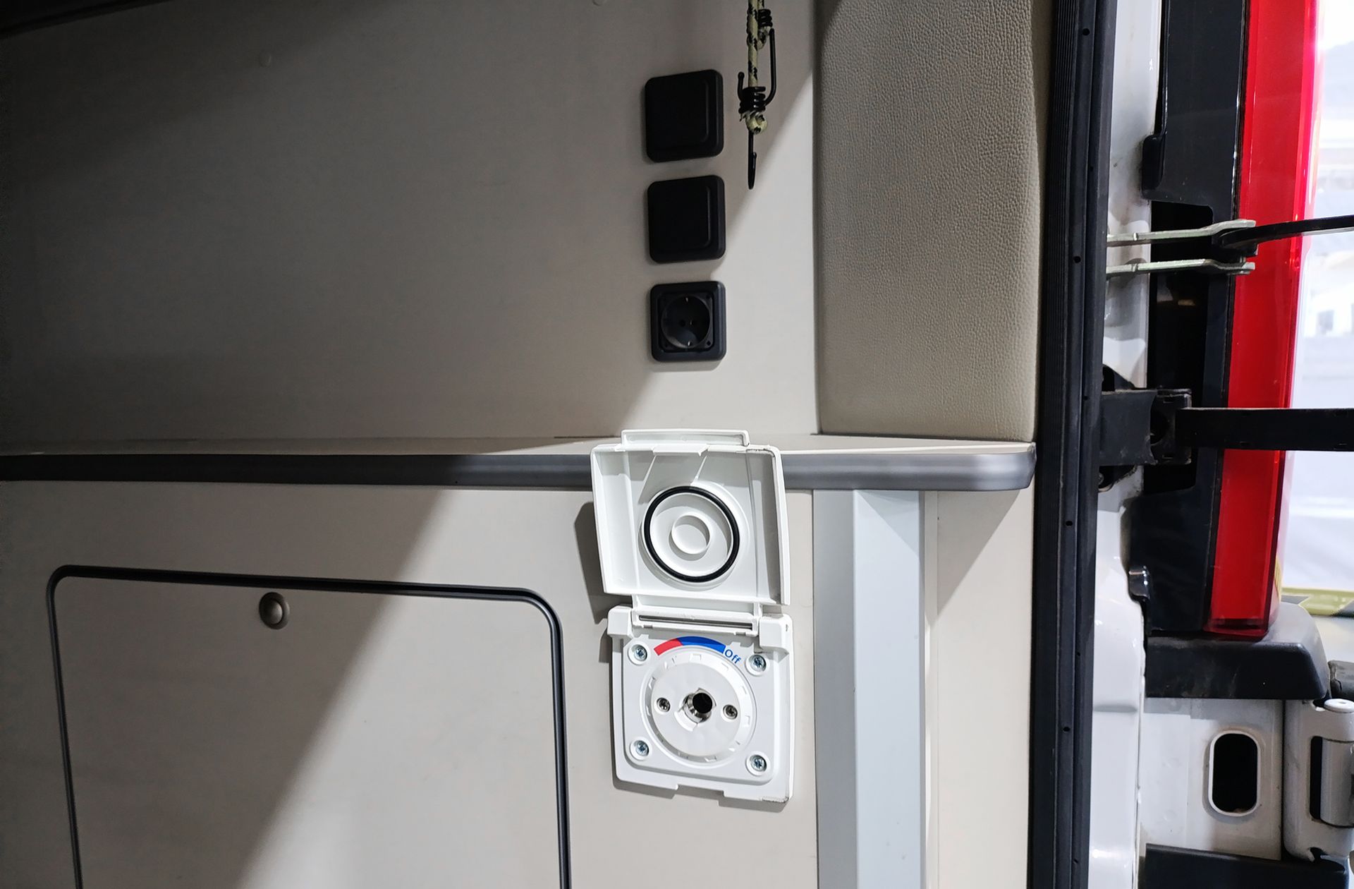 Fiat Ducato Furgón Maxi 35 L4 H3 2.3 1FA - foto 15