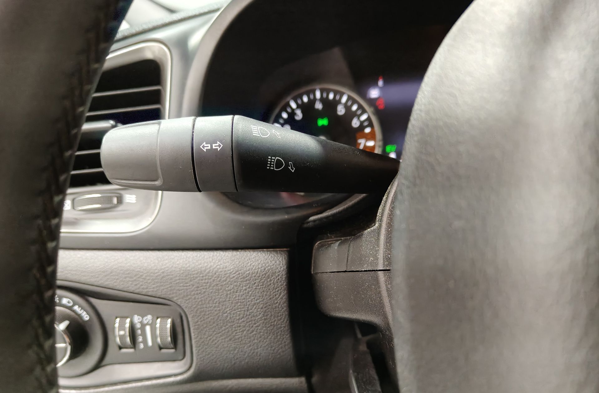 Jeep Renegade eHybrid 1.5 Limited ATX - foto 23
