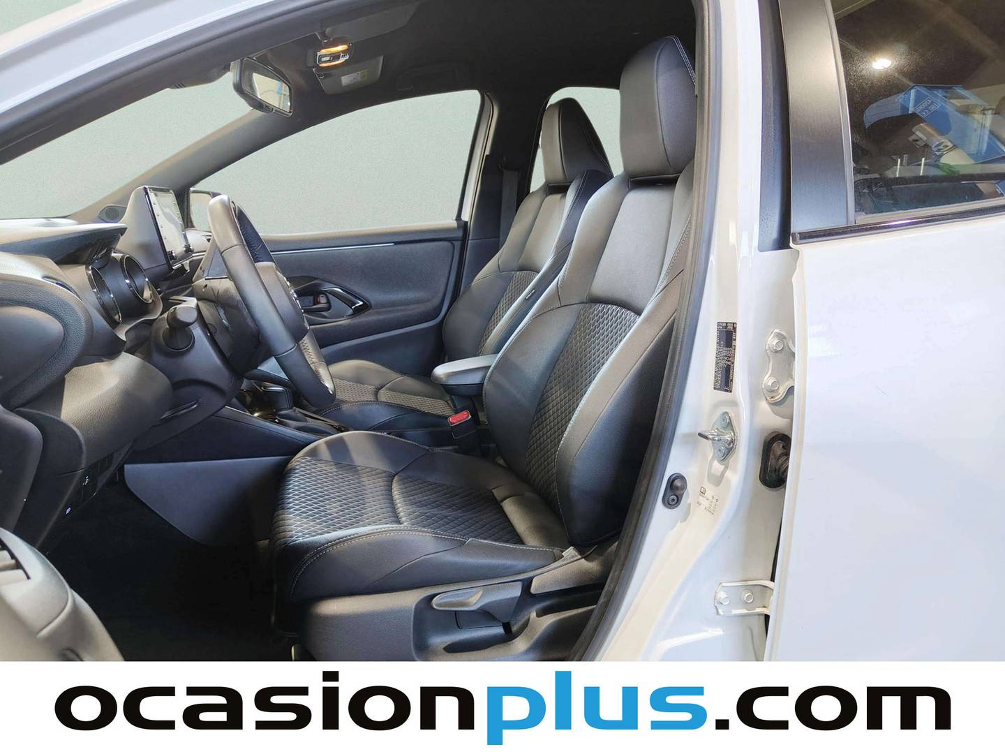 Foto asientos delanteros Toyota Yaris Toyota Yaris 120H Style (116 CV)