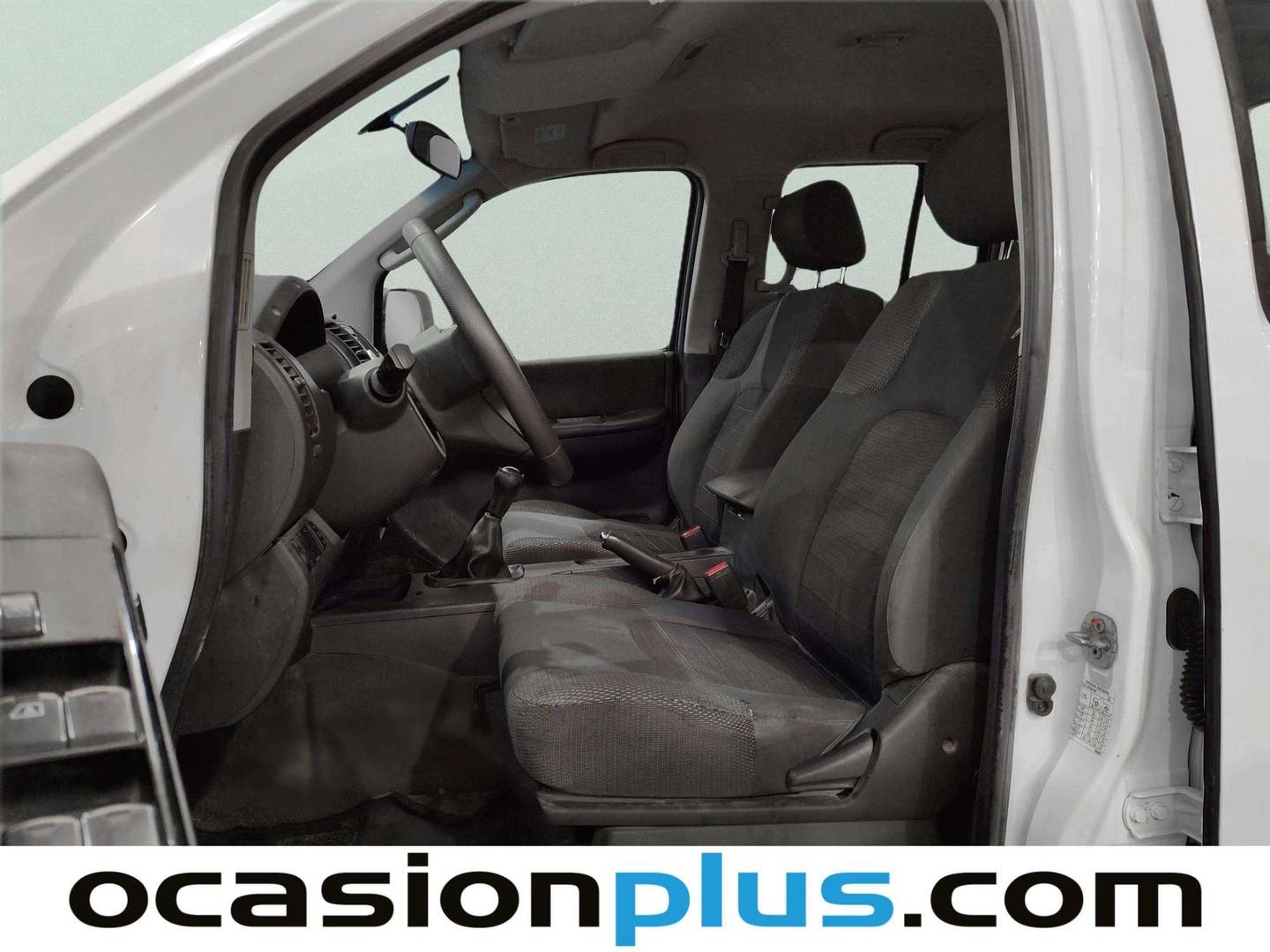 Foto asientos delanteros Nissan Navara Nissan Navara 2.5 dCi XE Doble Cabina Pack Comfort 4X4 (190 CV)