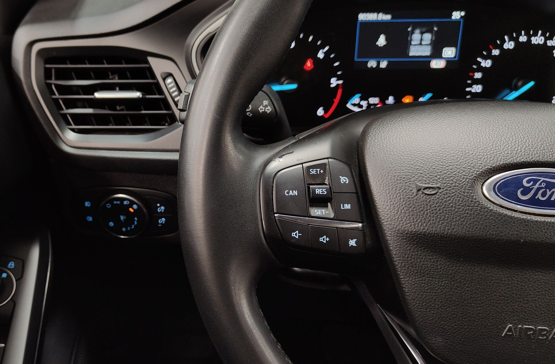 Ford Focus 1.5 EcoBlue Trend+ - foto 26