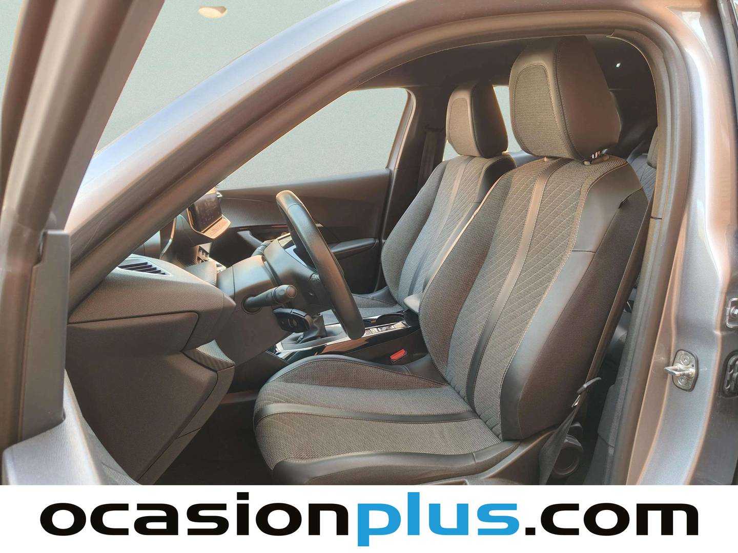 Foto asientos delanteros Peugeot 2008 Peugeot 2008 PureTech 100 S&S Allure (100 CV)