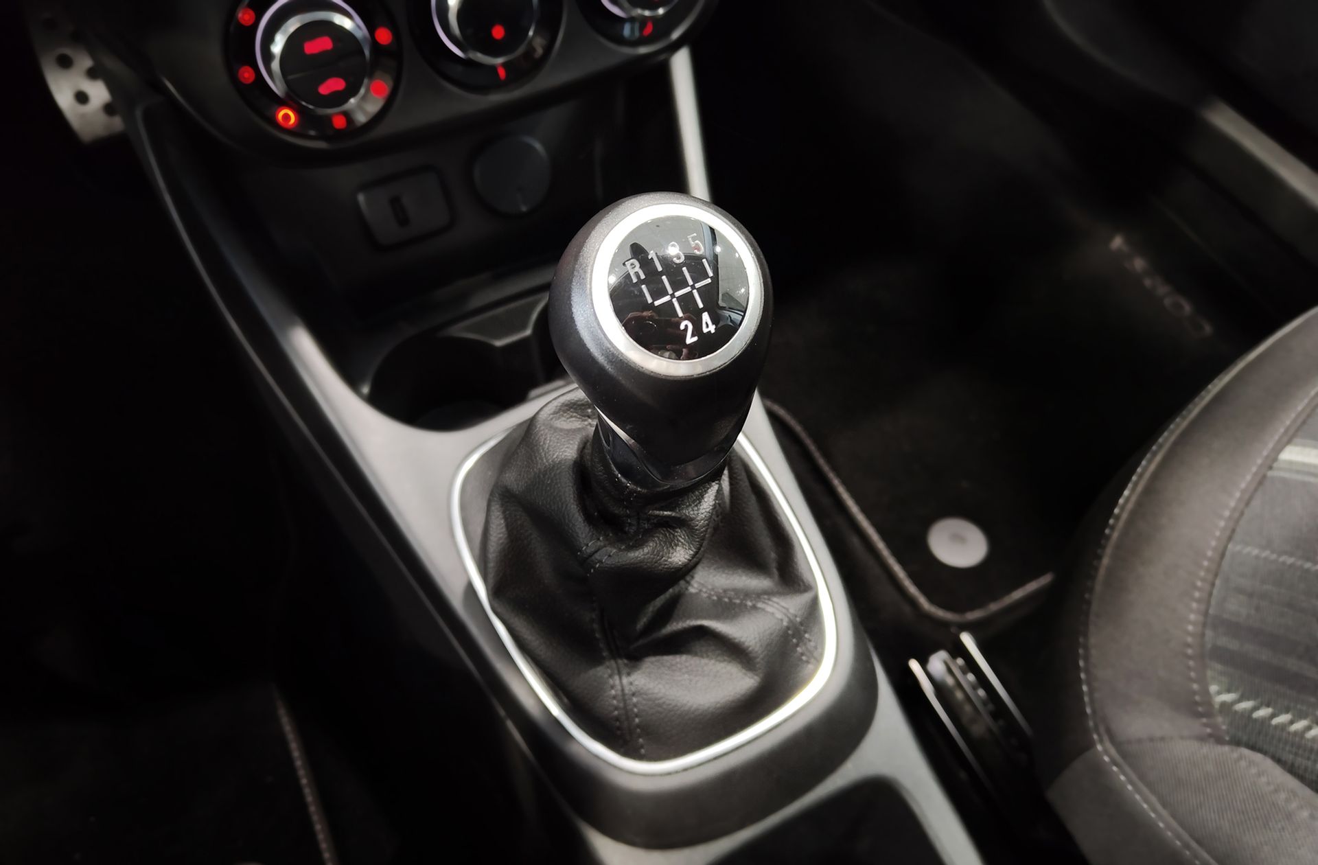 Opel Corsa 1.4 GLP Design Line - foto 5
